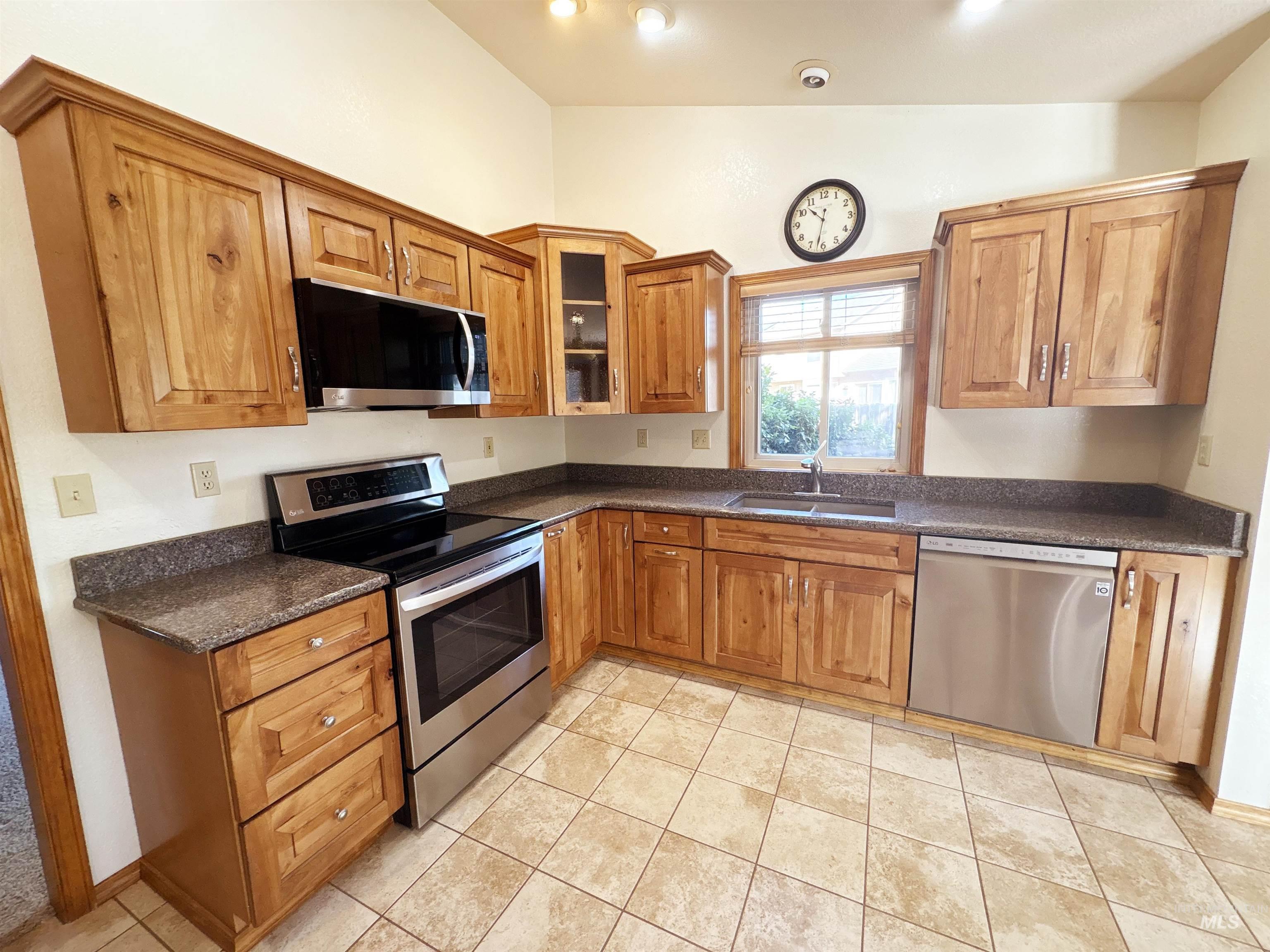 property viewer photo 14