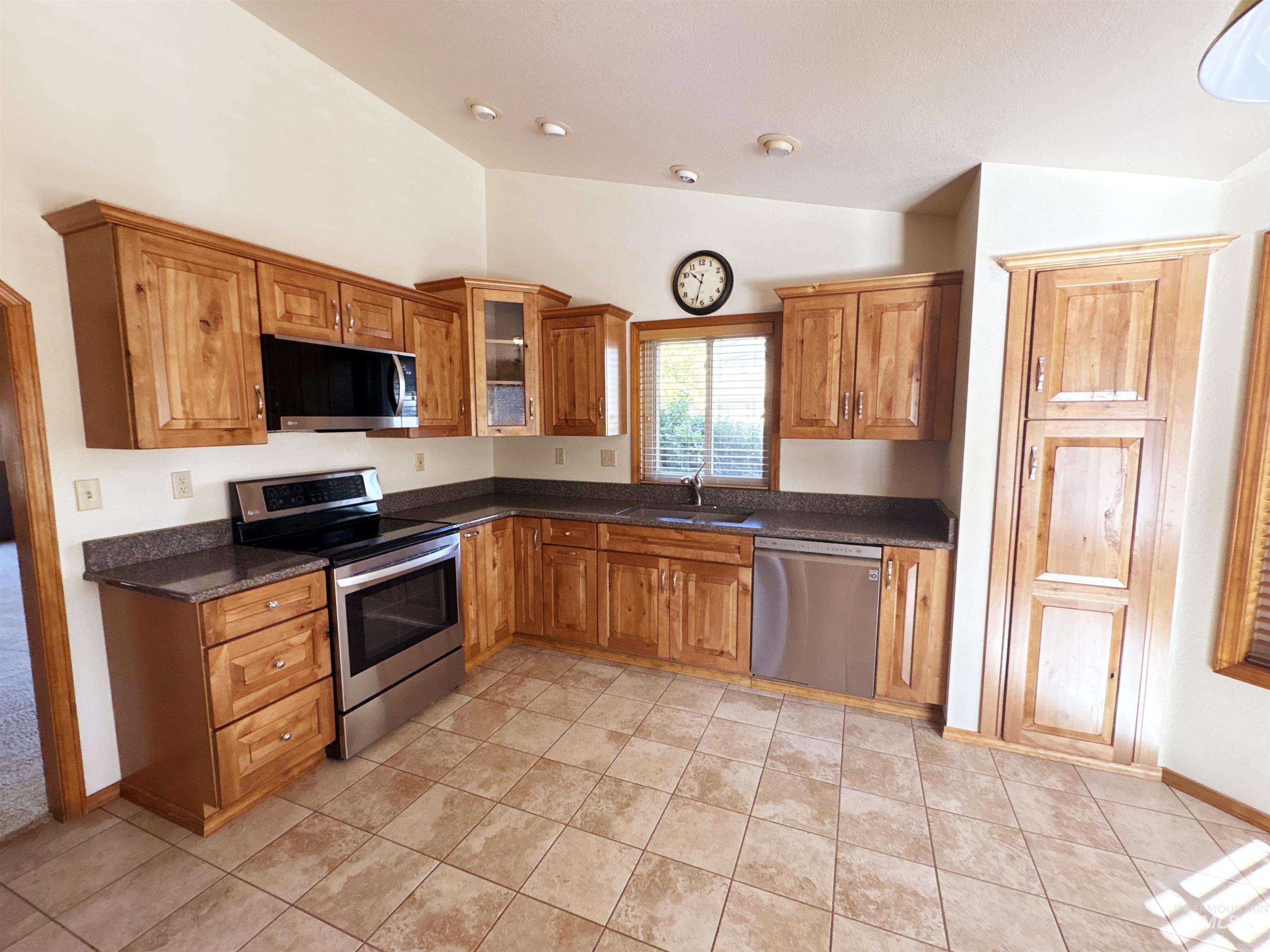 property viewer photo 15