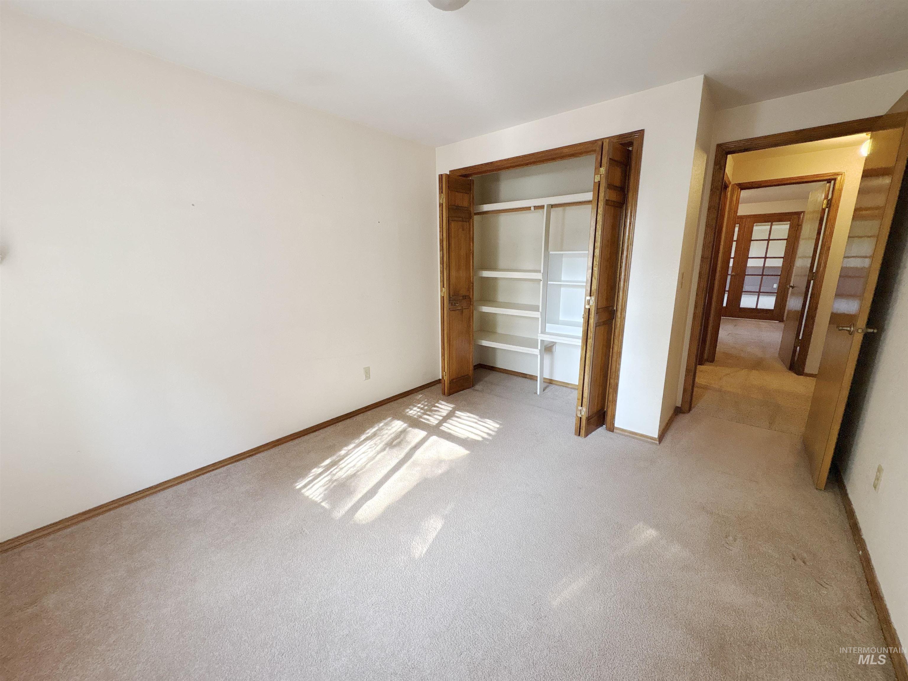 property viewer photo 17