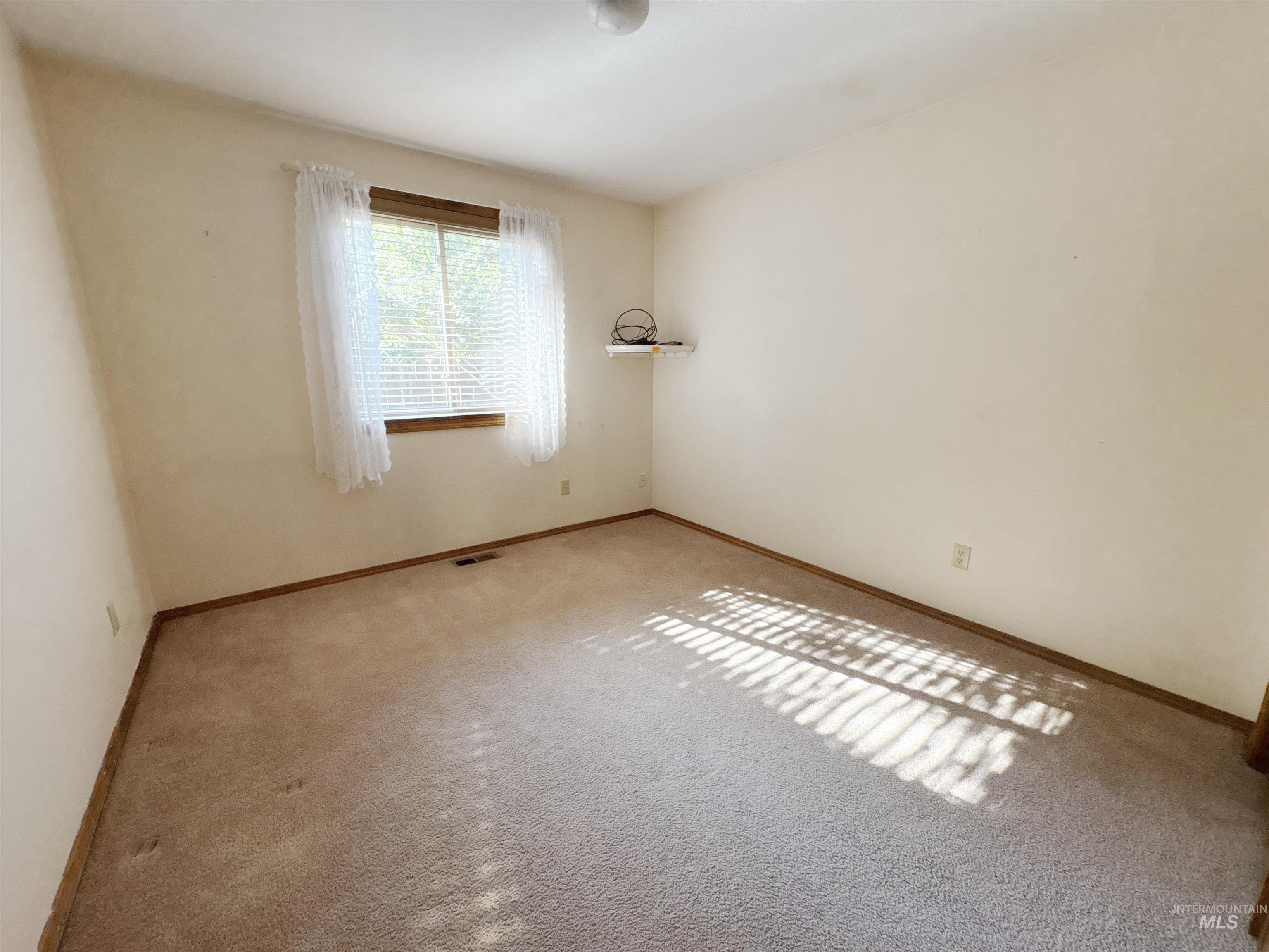 property viewer photo 18