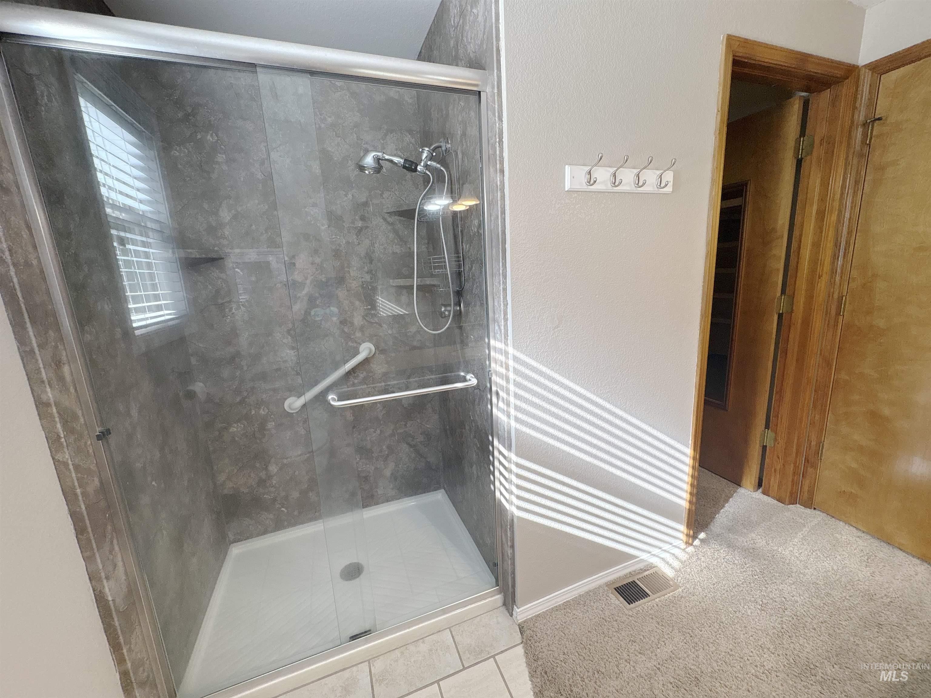 property viewer photo 27
