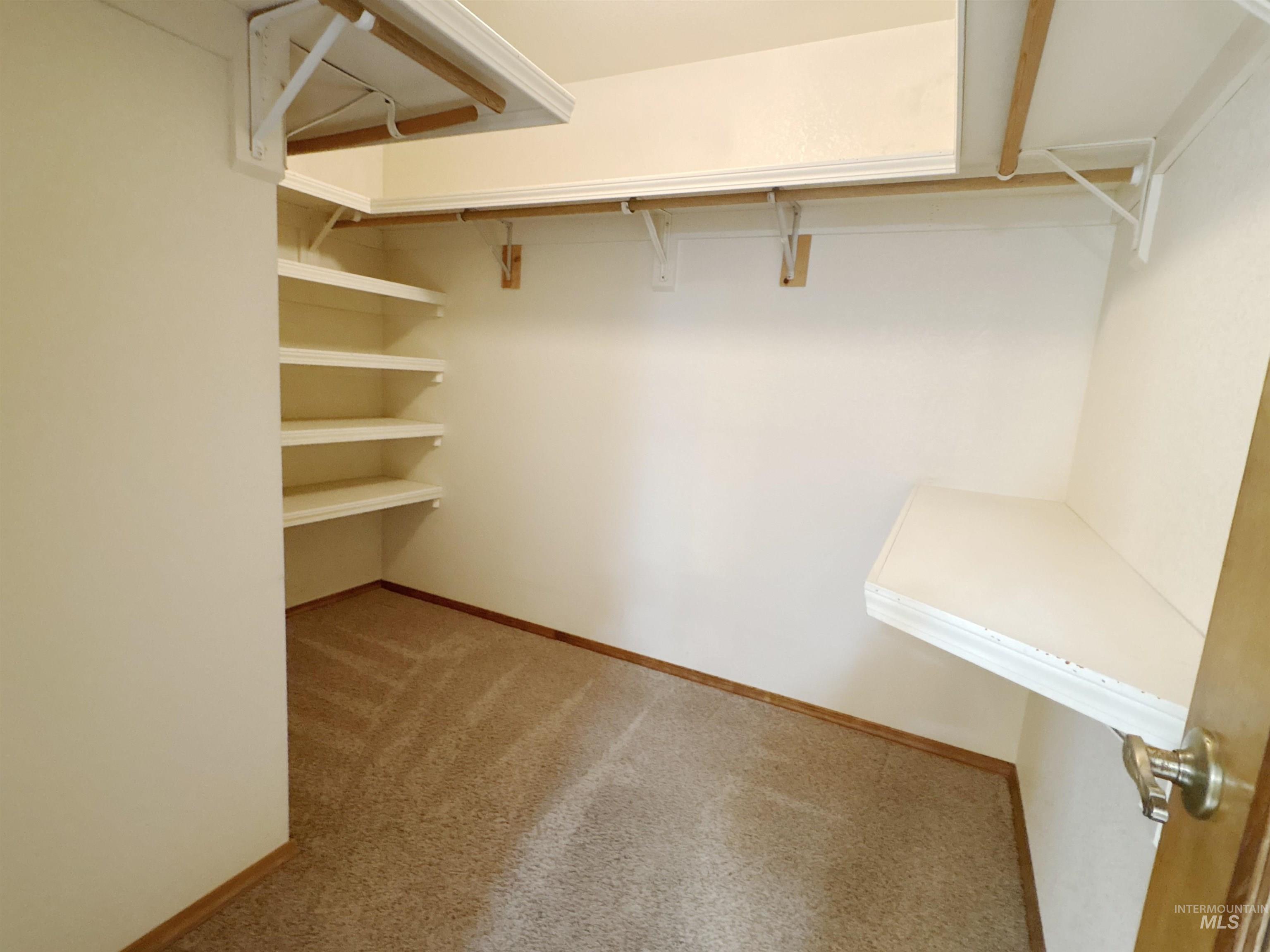 property viewer photo 28