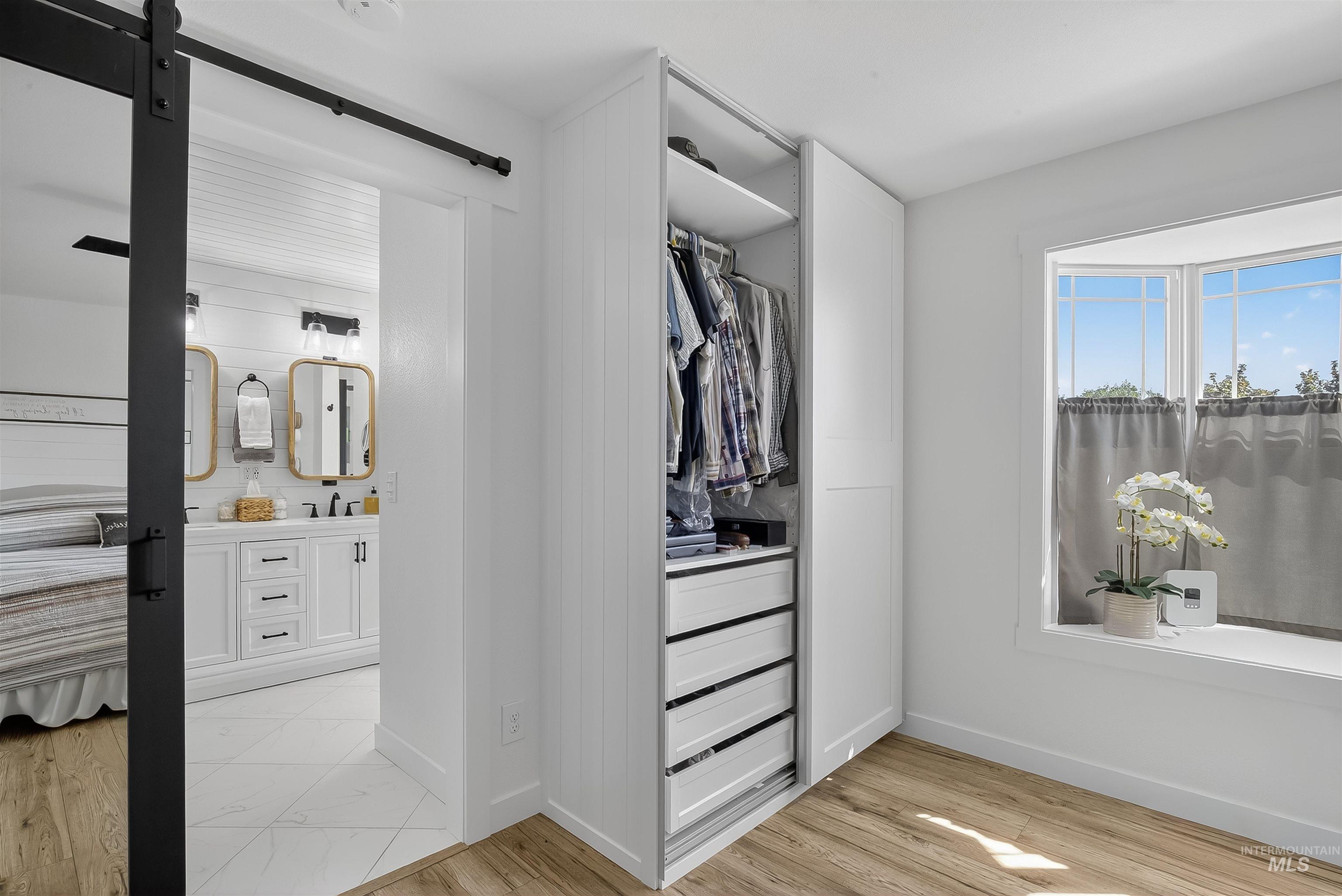 property viewer photo 16