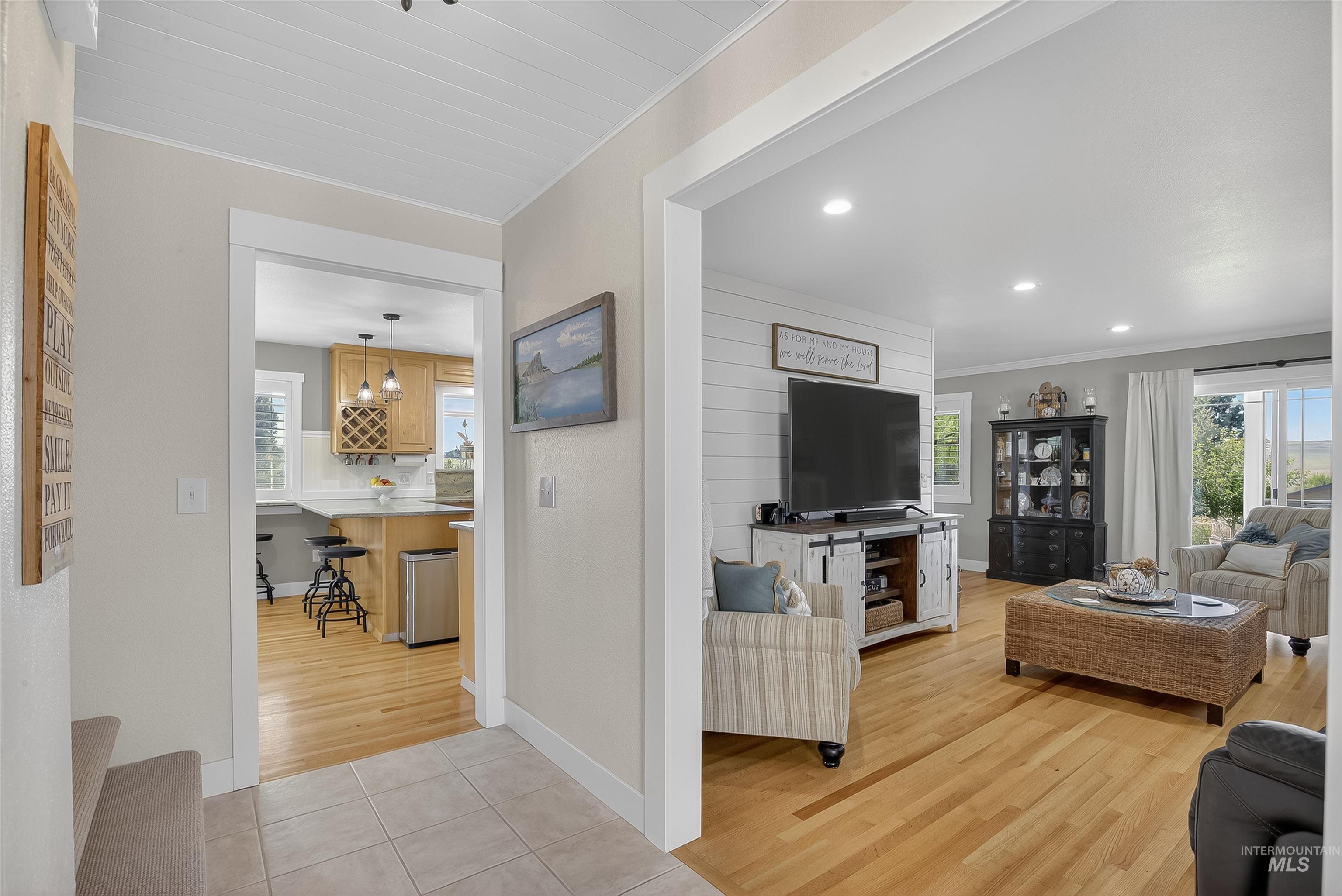 property viewer photo 3