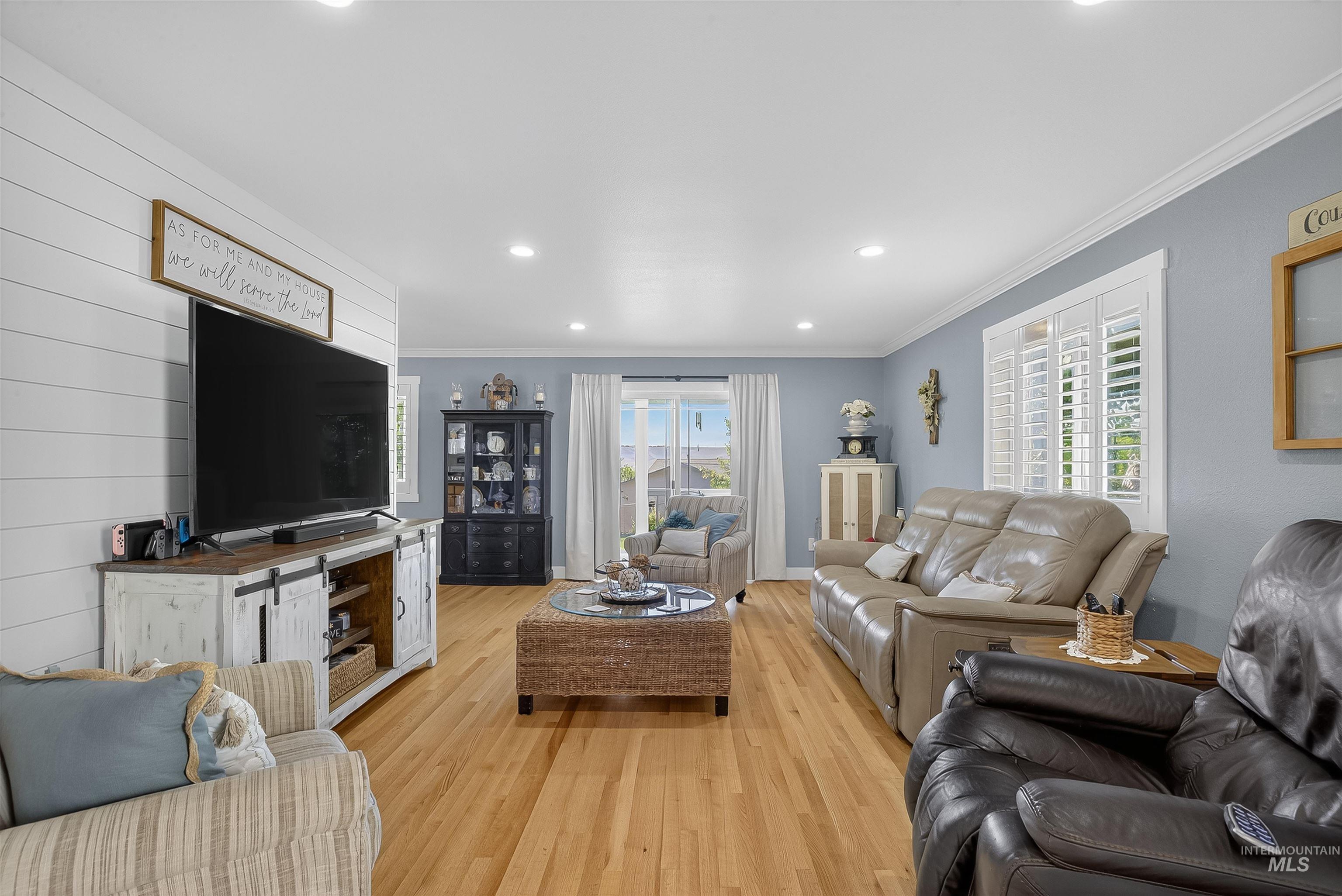 property viewer photo 4