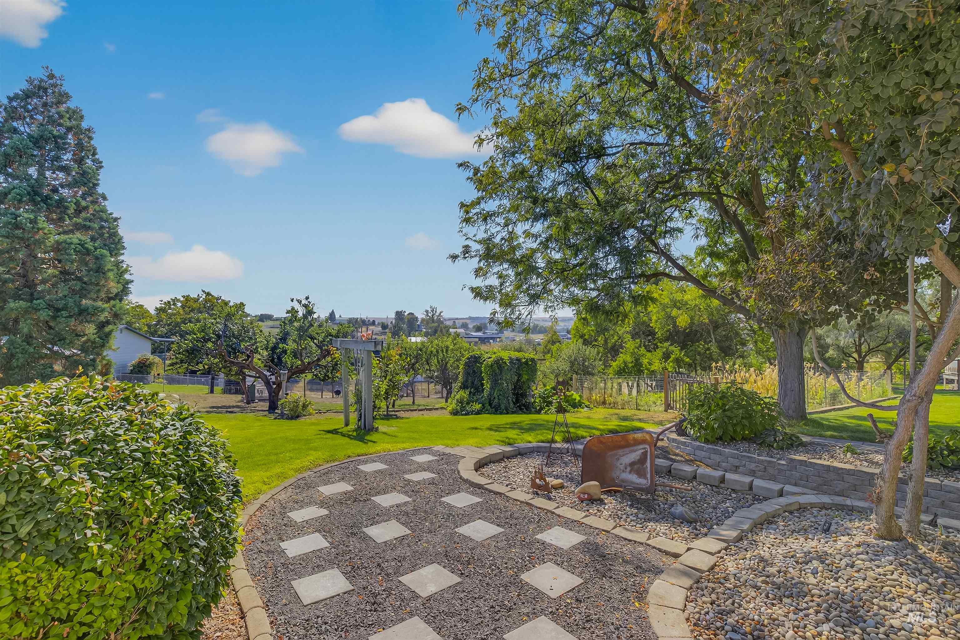 property viewer photo 41