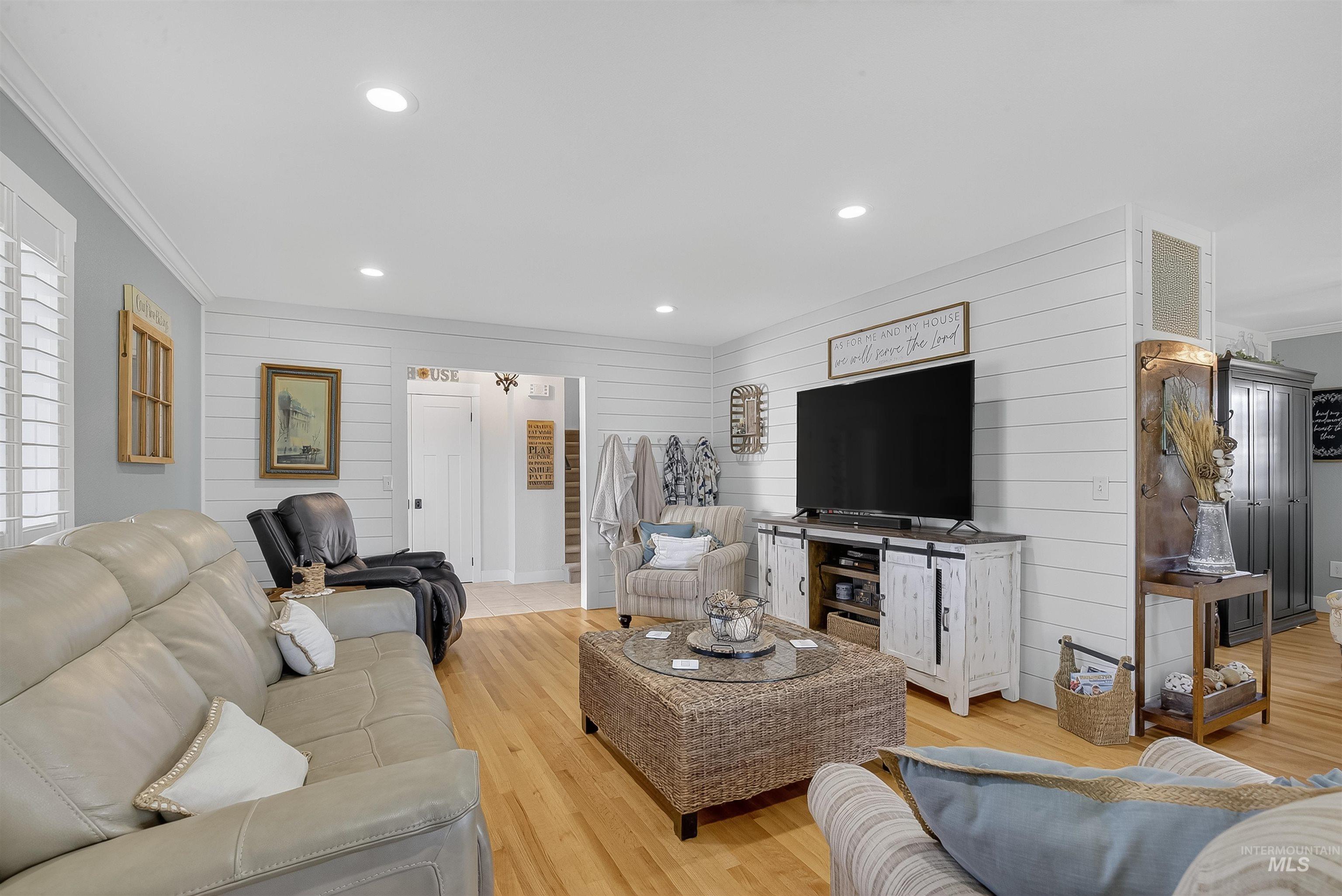 property viewer photo 5