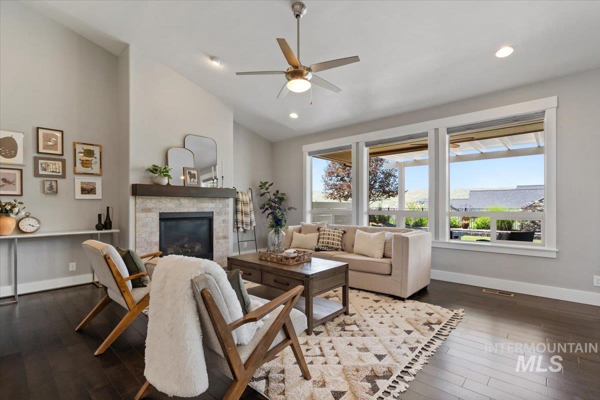 property viewer photo 3