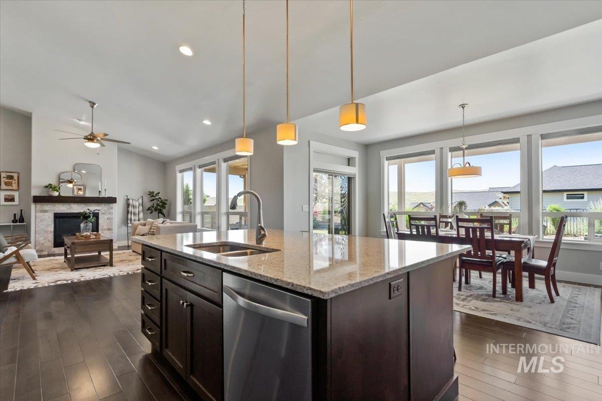 property viewer photo 6