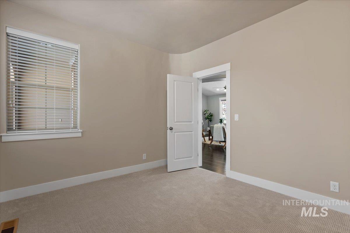 property viewer photo 7