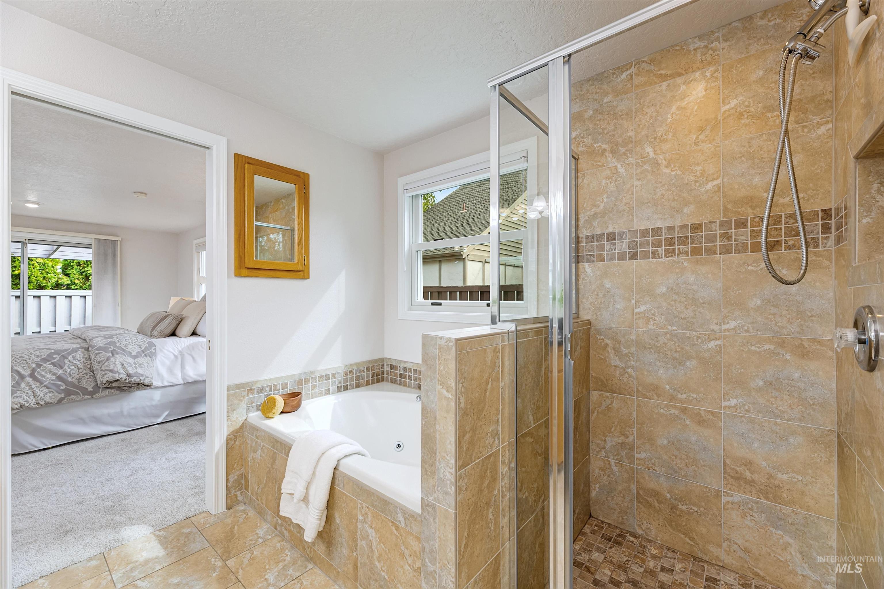 property viewer photo 18