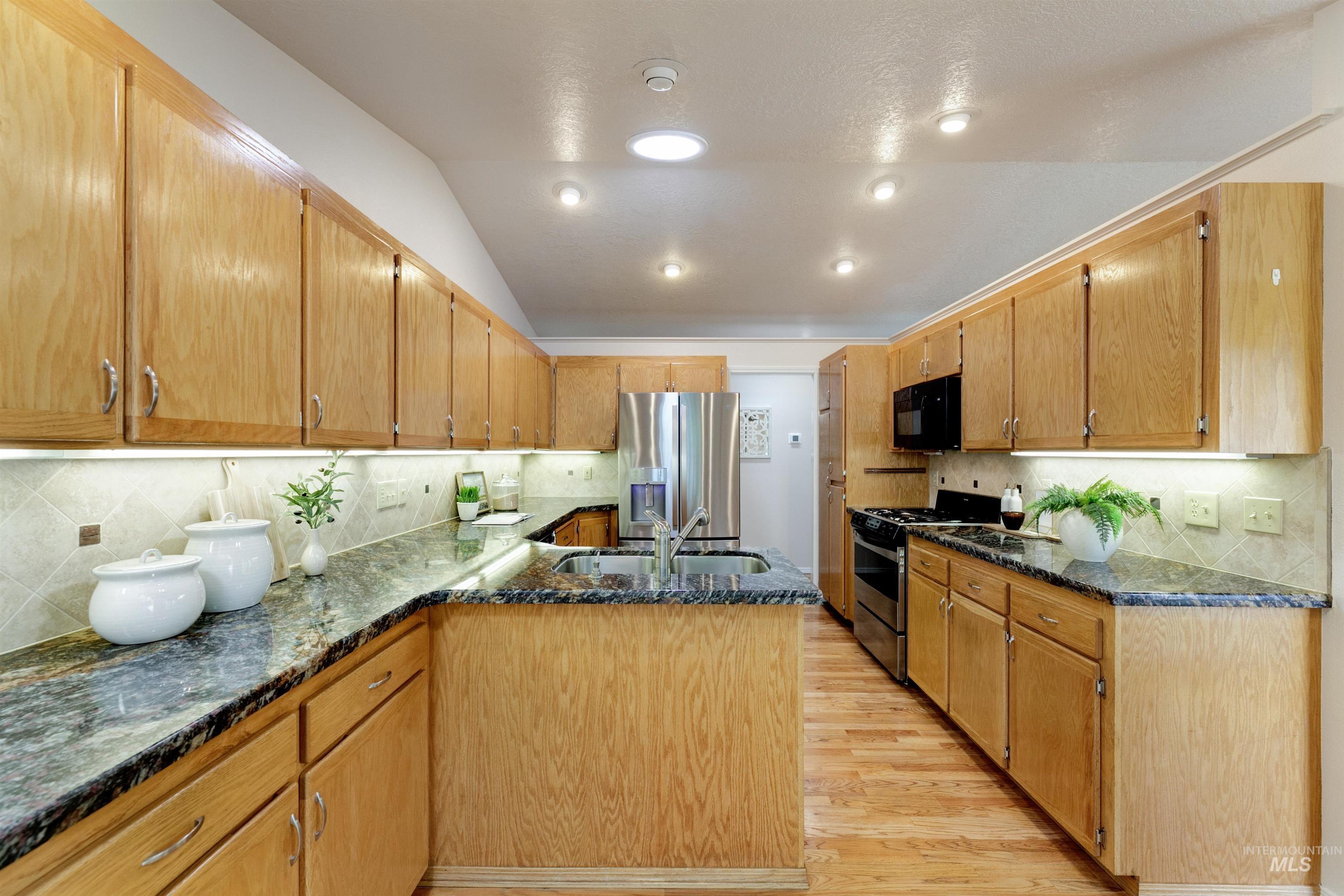 property viewer photo 6