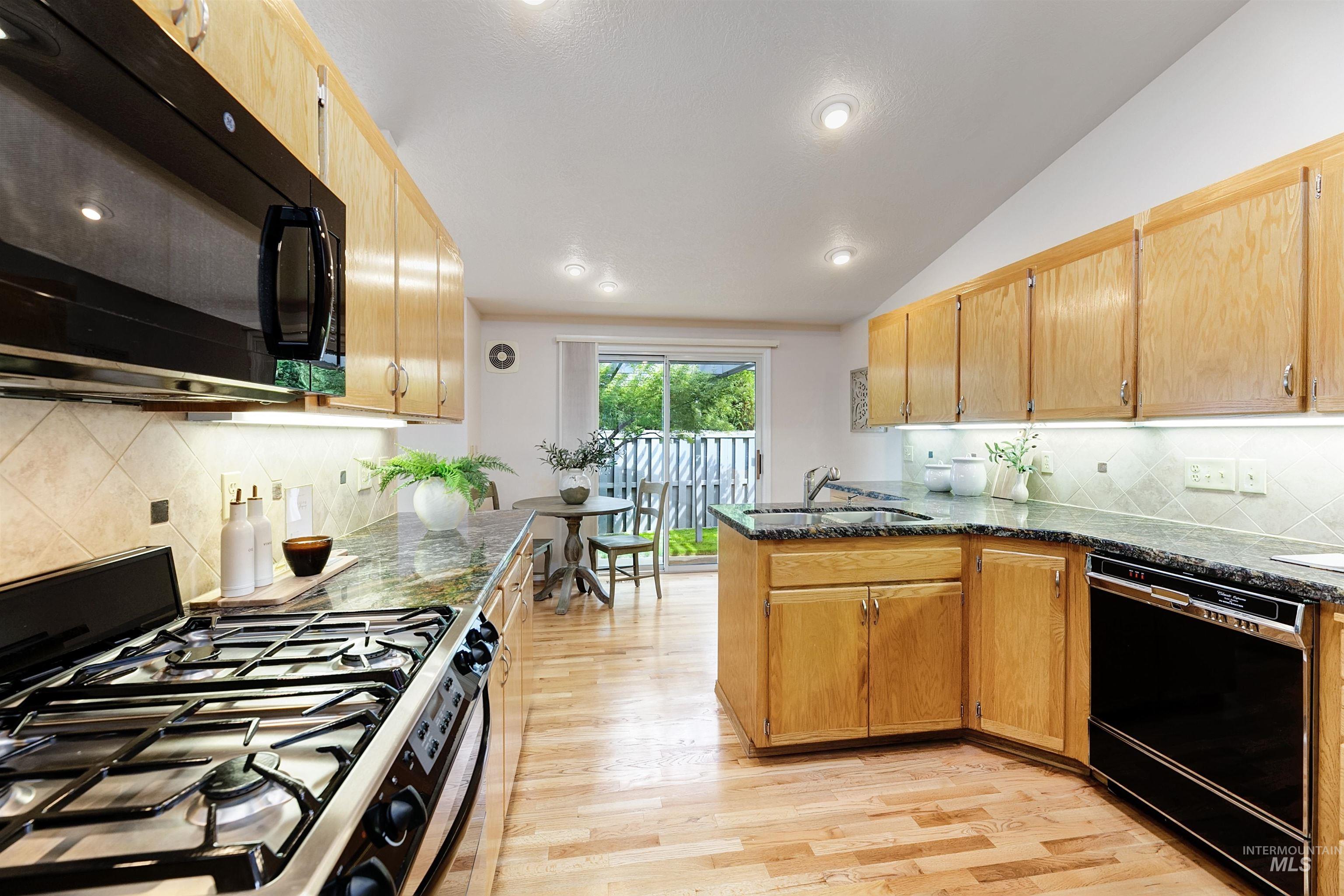 property viewer photo 9
