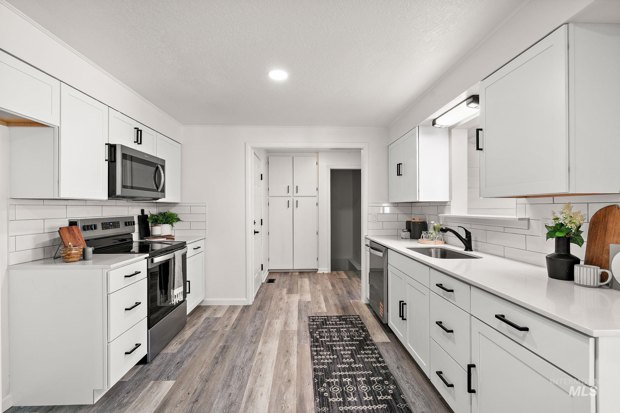 property viewer photo 18