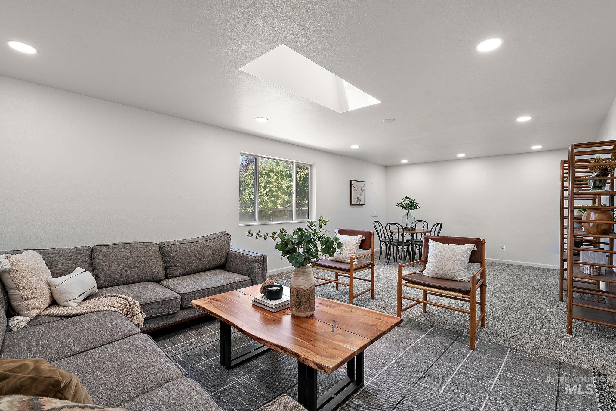 property viewer photo 25