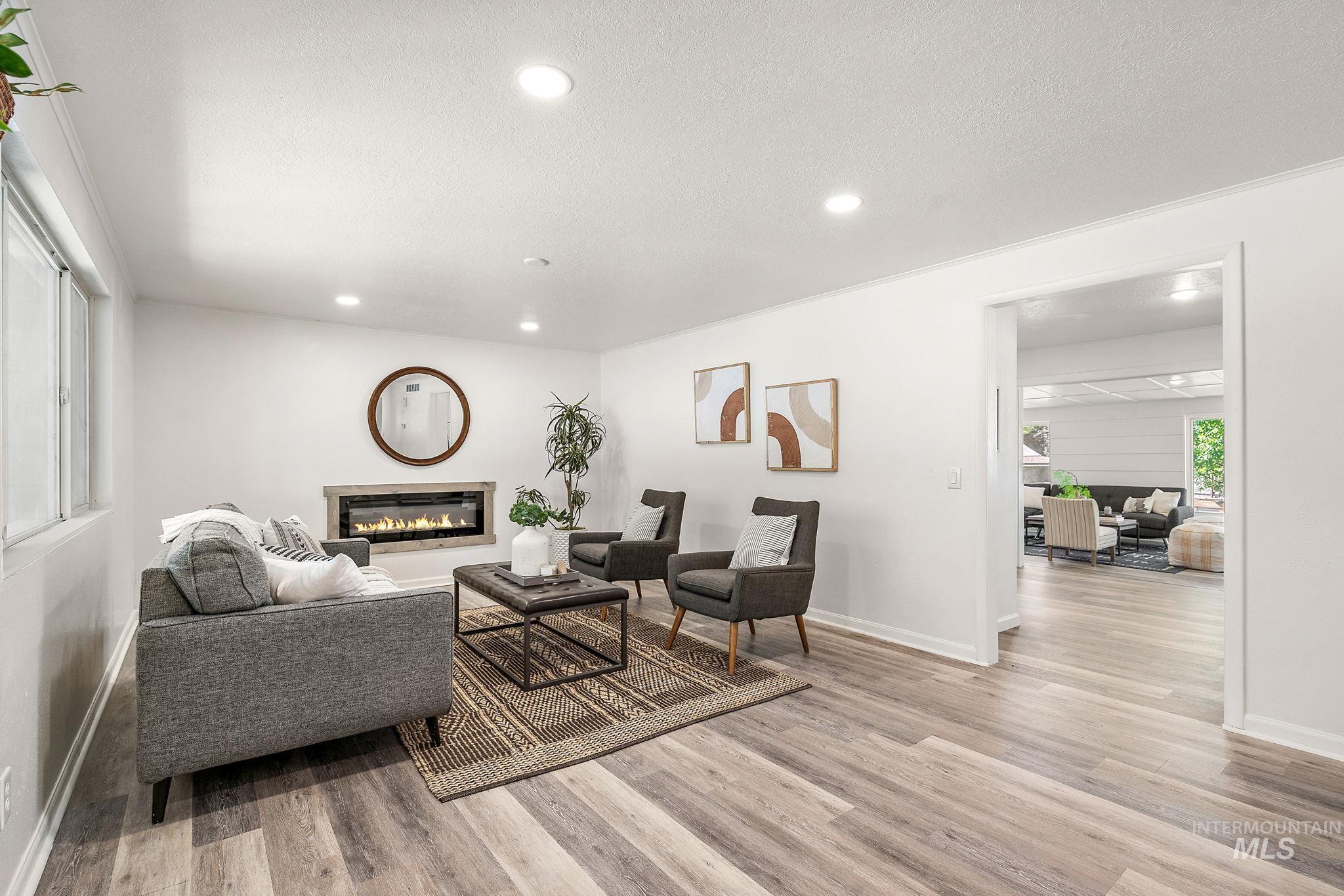 property viewer photo 6