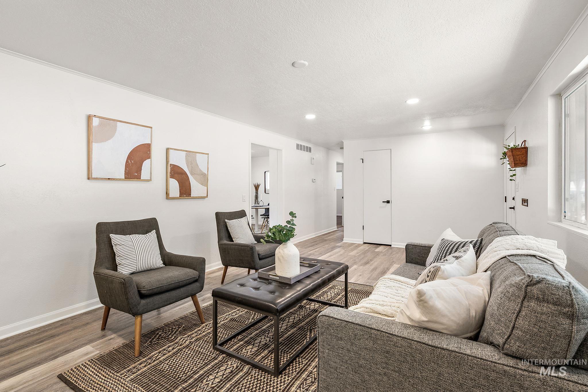 property viewer photo 8