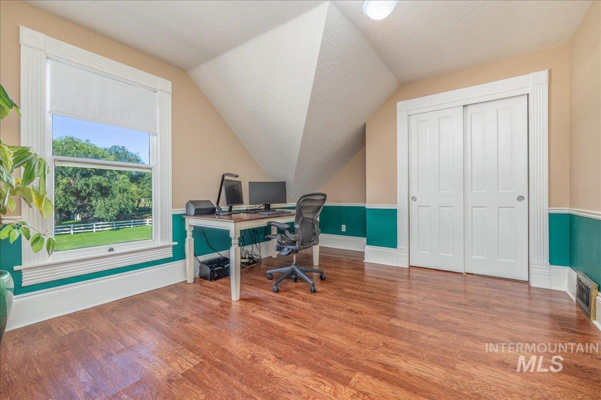 property viewer photo 26