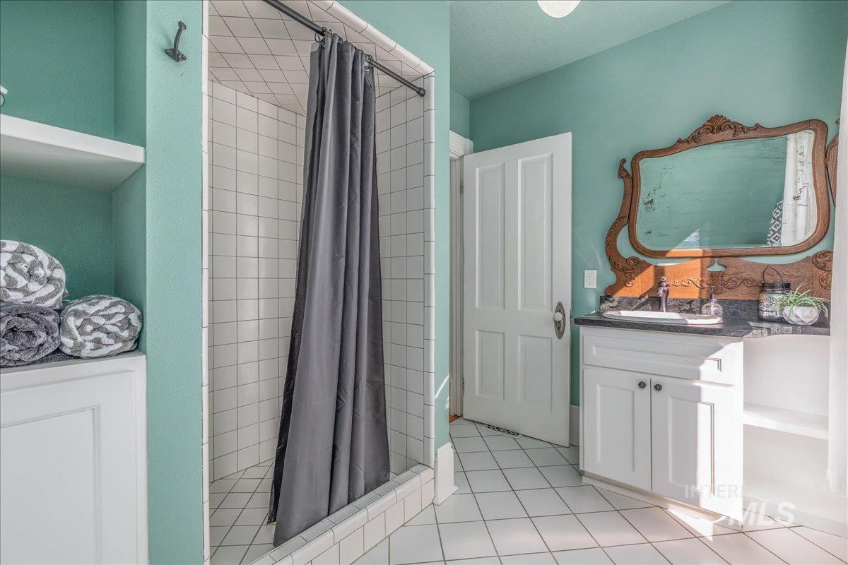 property viewer photo 30