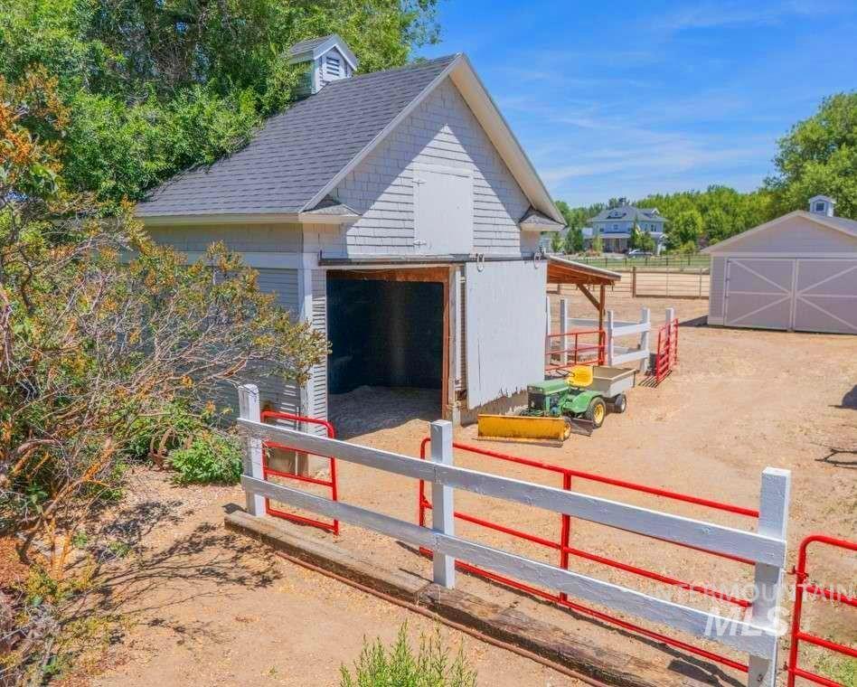 property viewer photo 33
