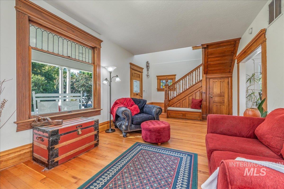 property viewer photo 8
