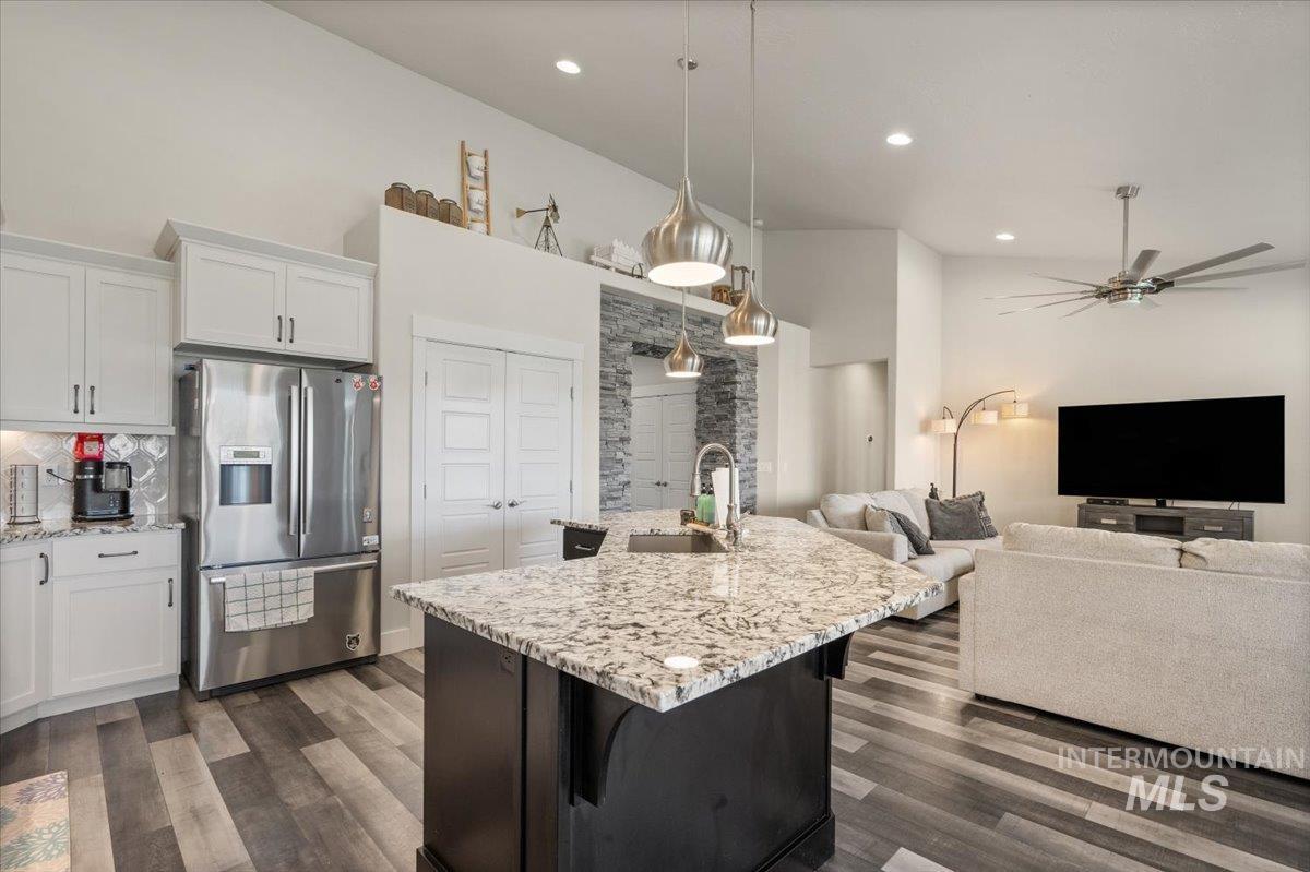 property viewer photo 10
