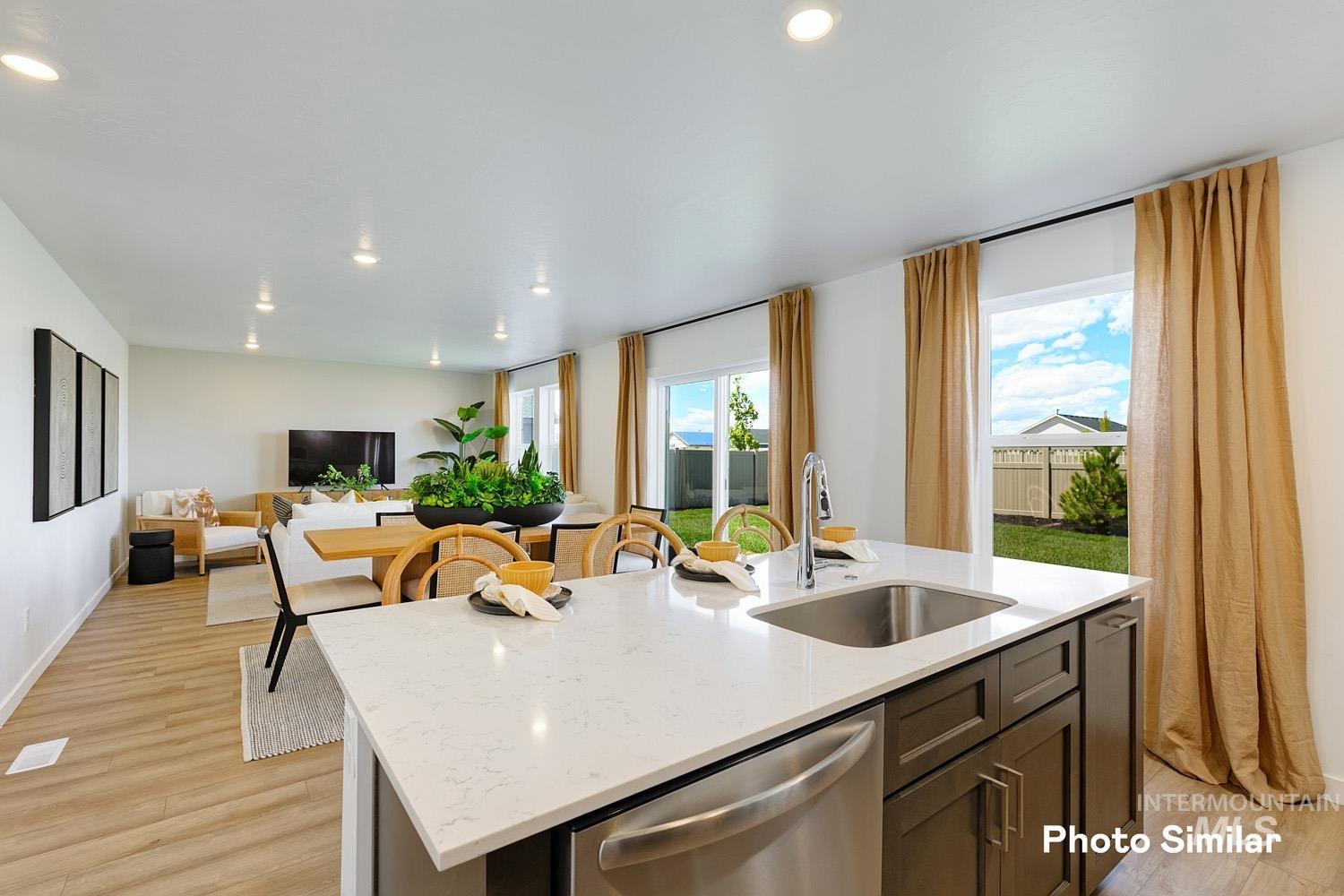 property viewer photo 12