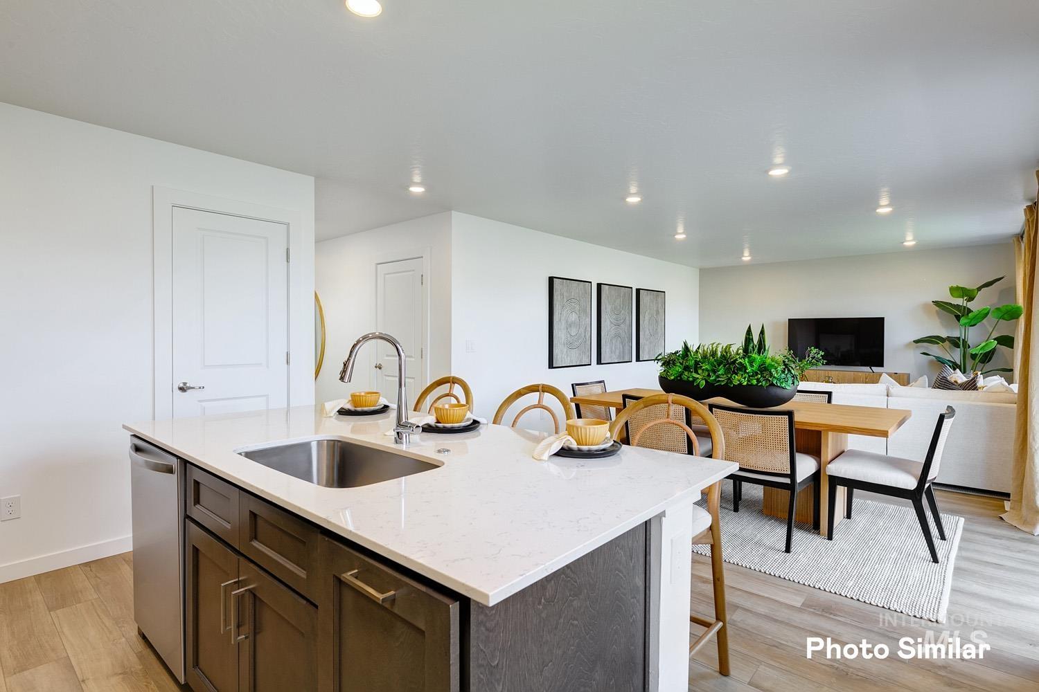 property viewer photo 9