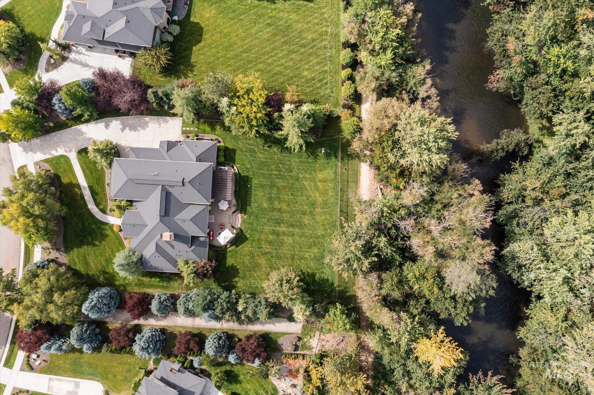 main property photo 41
