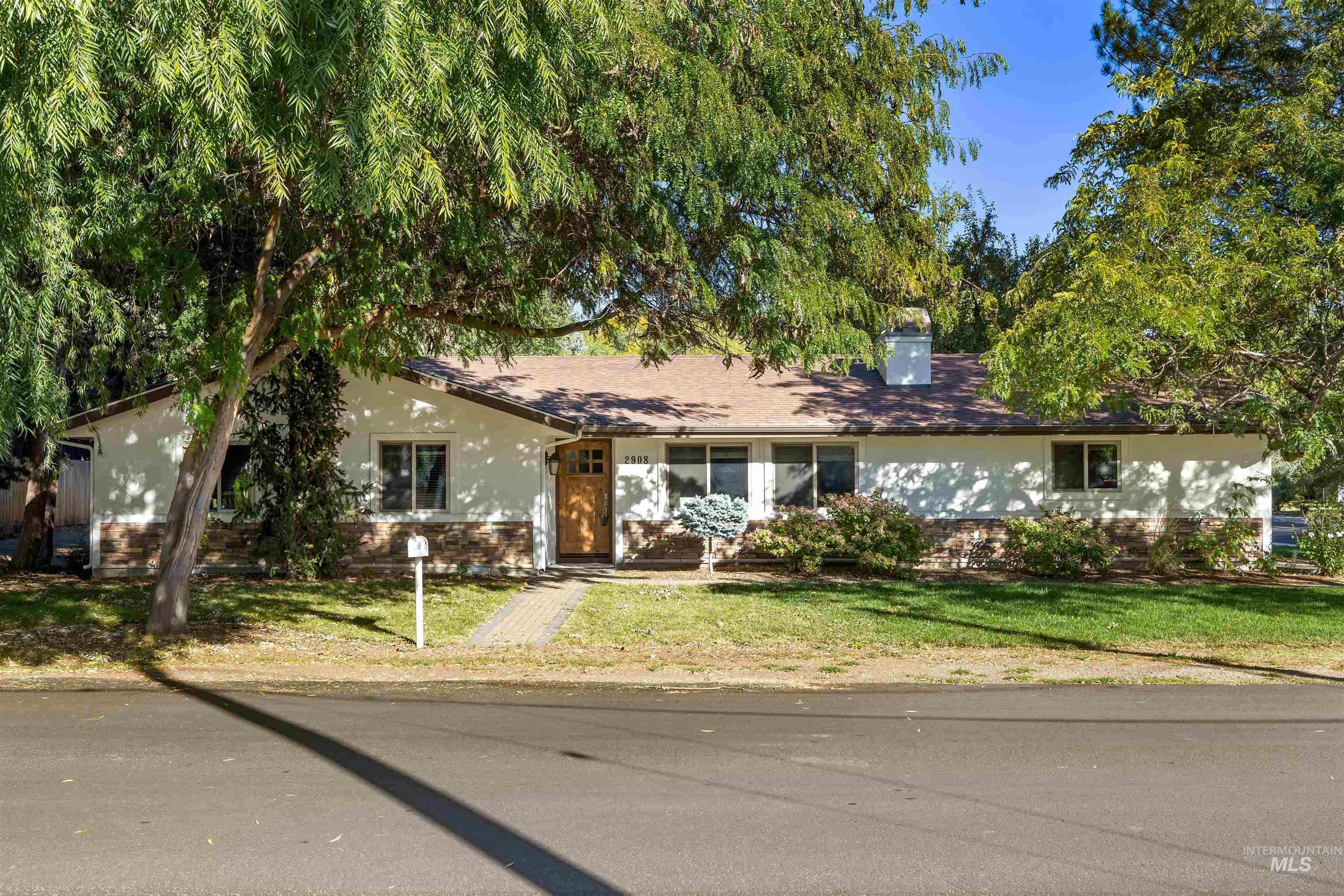 main property photo 0