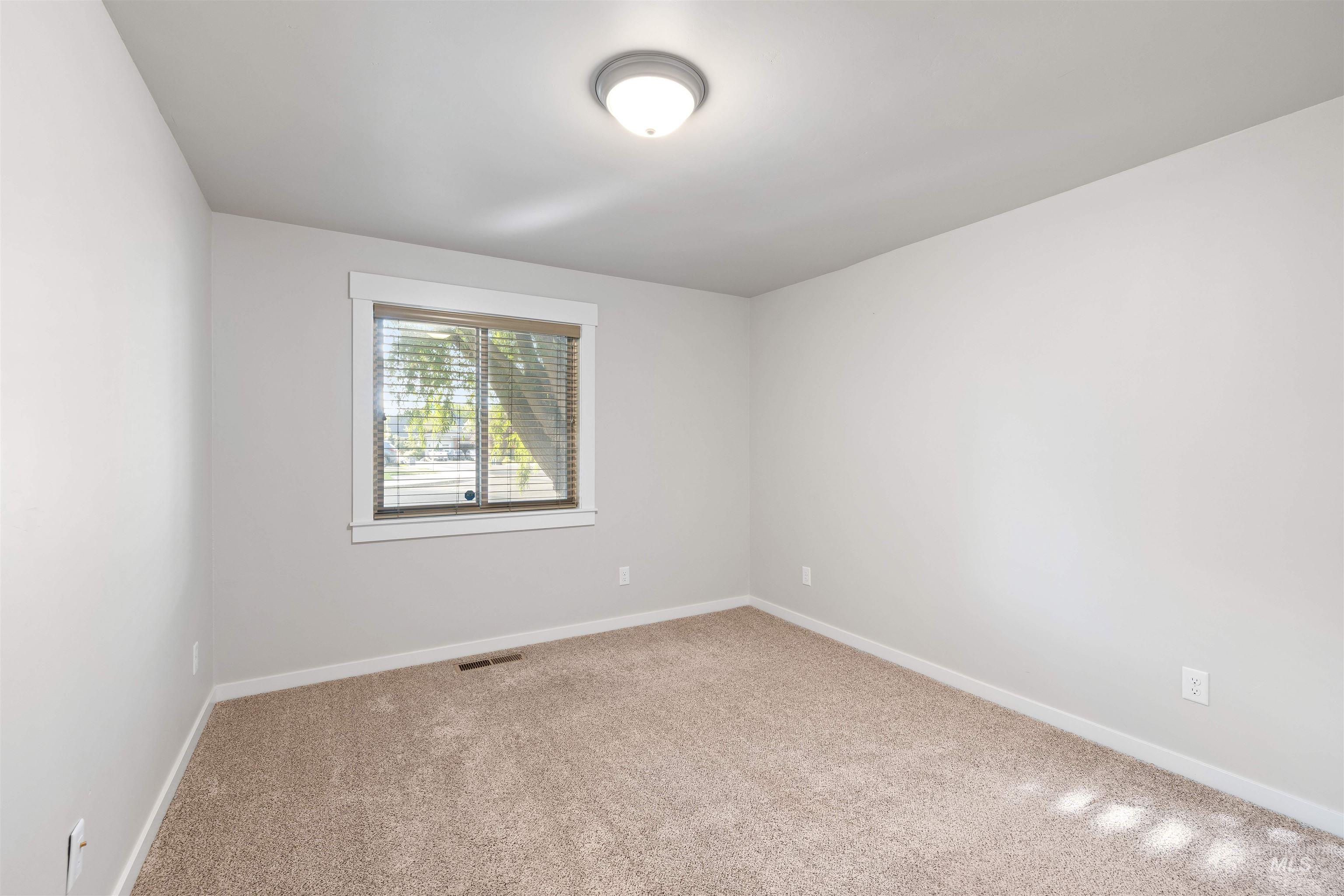 property viewer photo 11