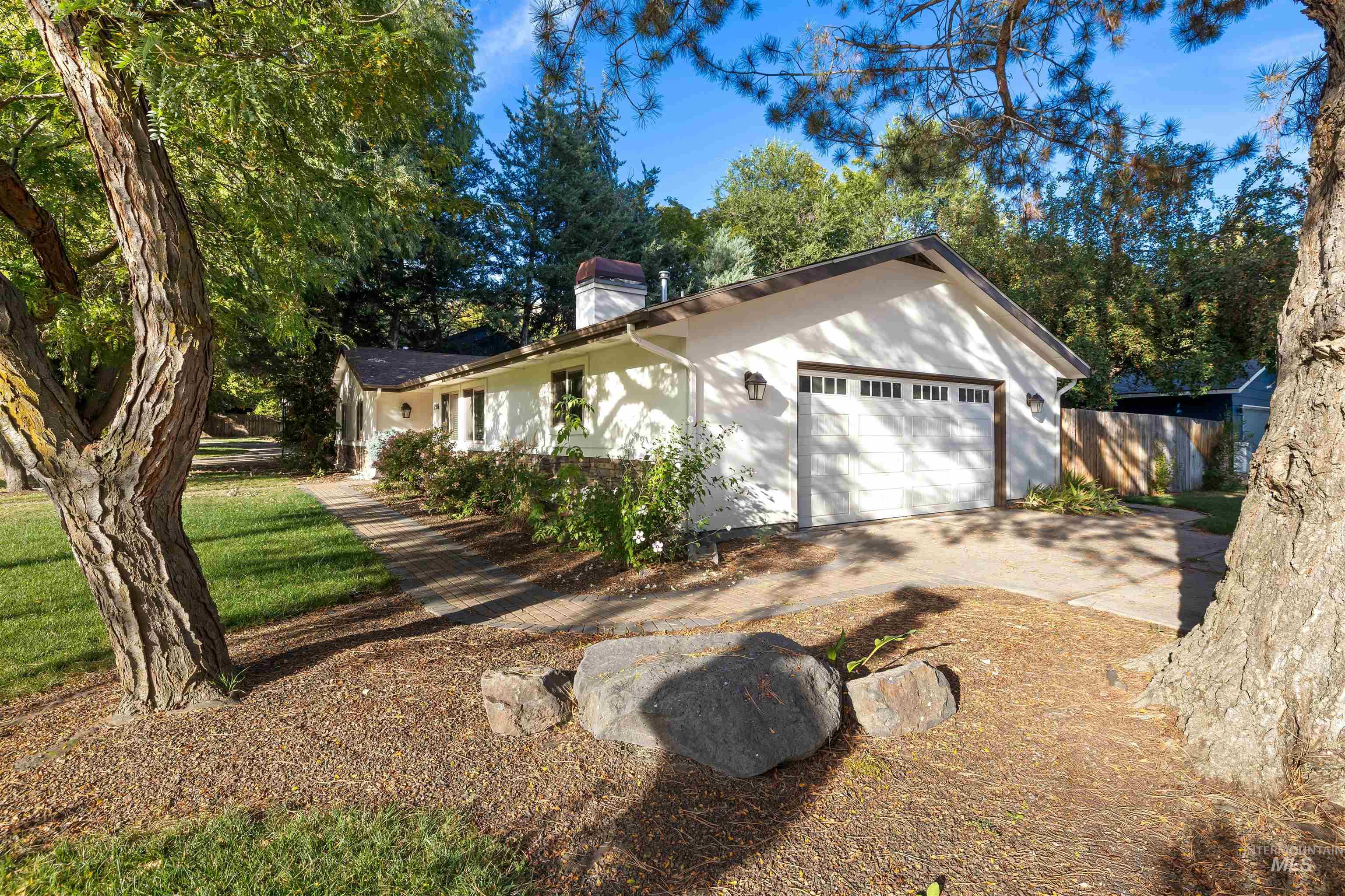 property viewer photo 24
