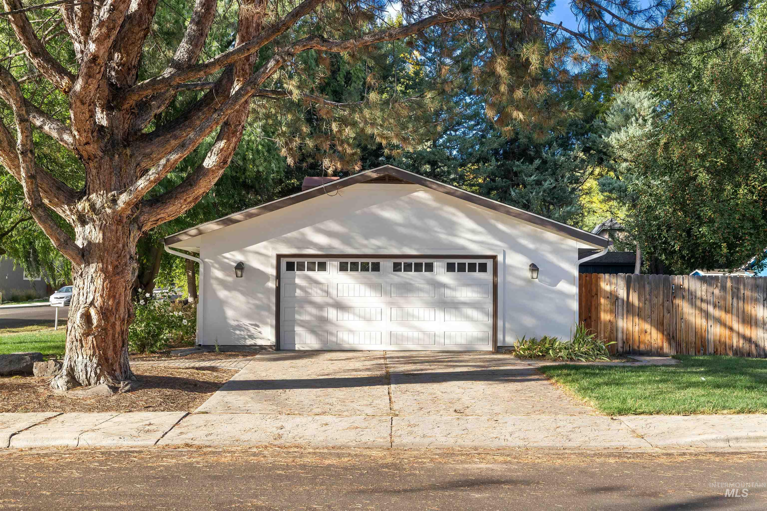 property viewer photo 25