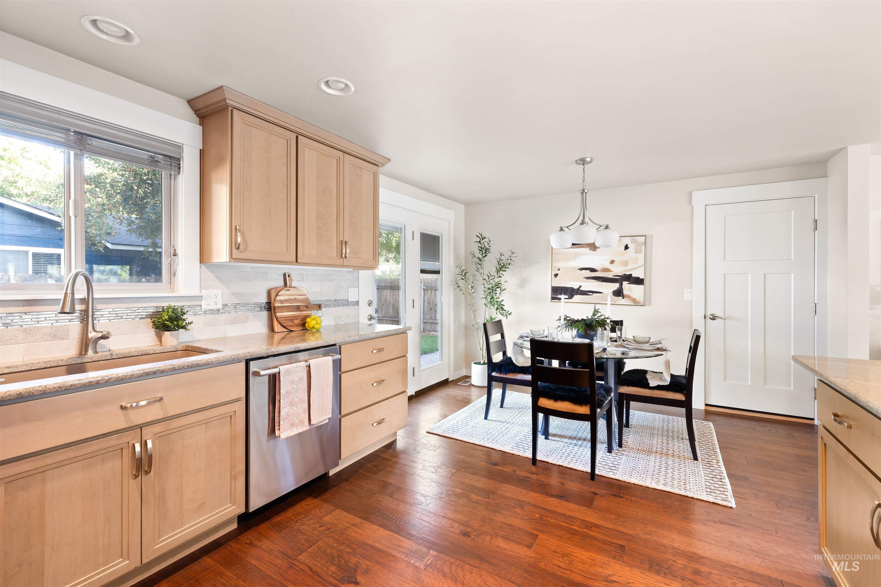 property viewer photo 7