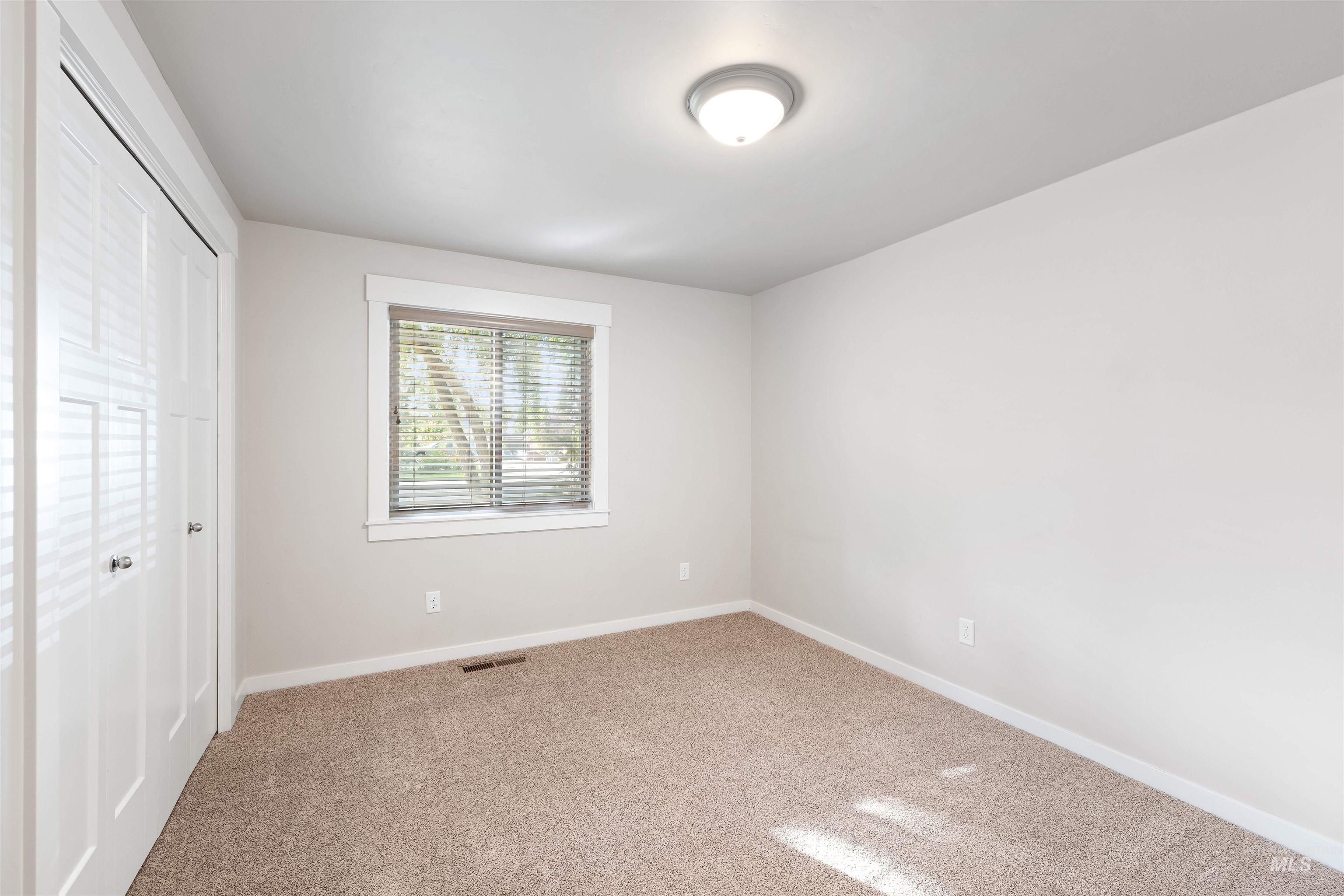 property viewer photo 9