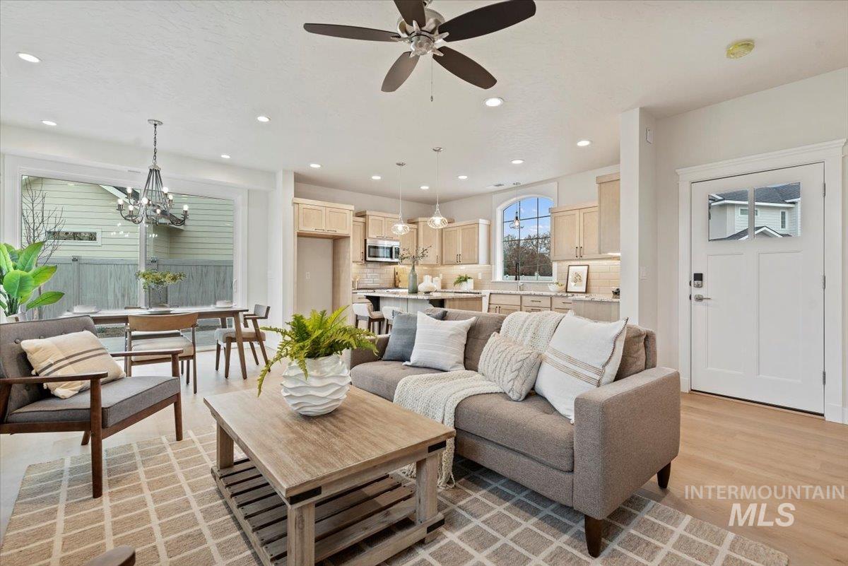 property viewer photo 4