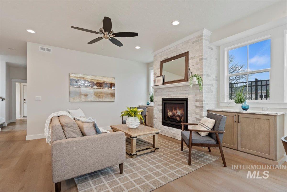 property viewer photo 5
