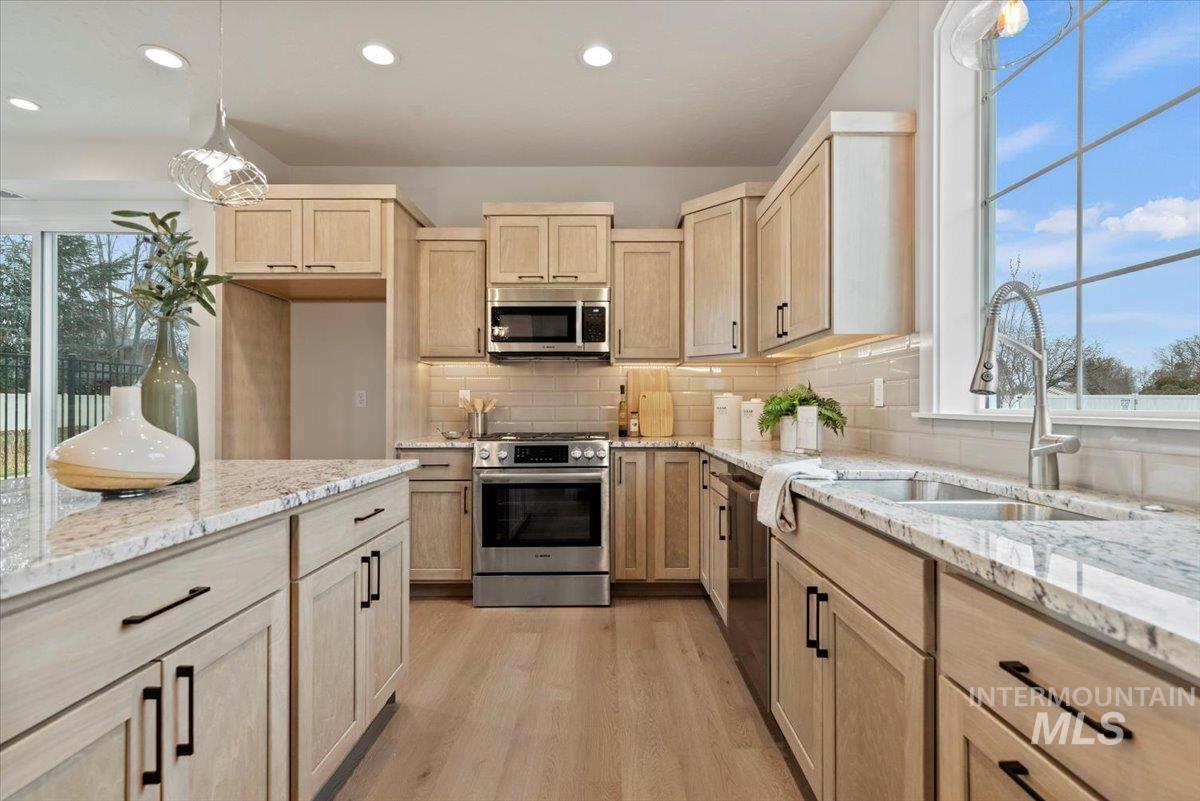 property viewer photo 7