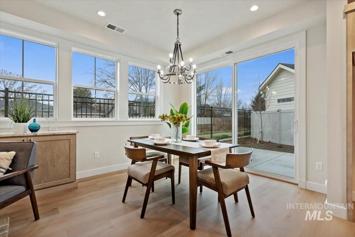 property viewer photo 9