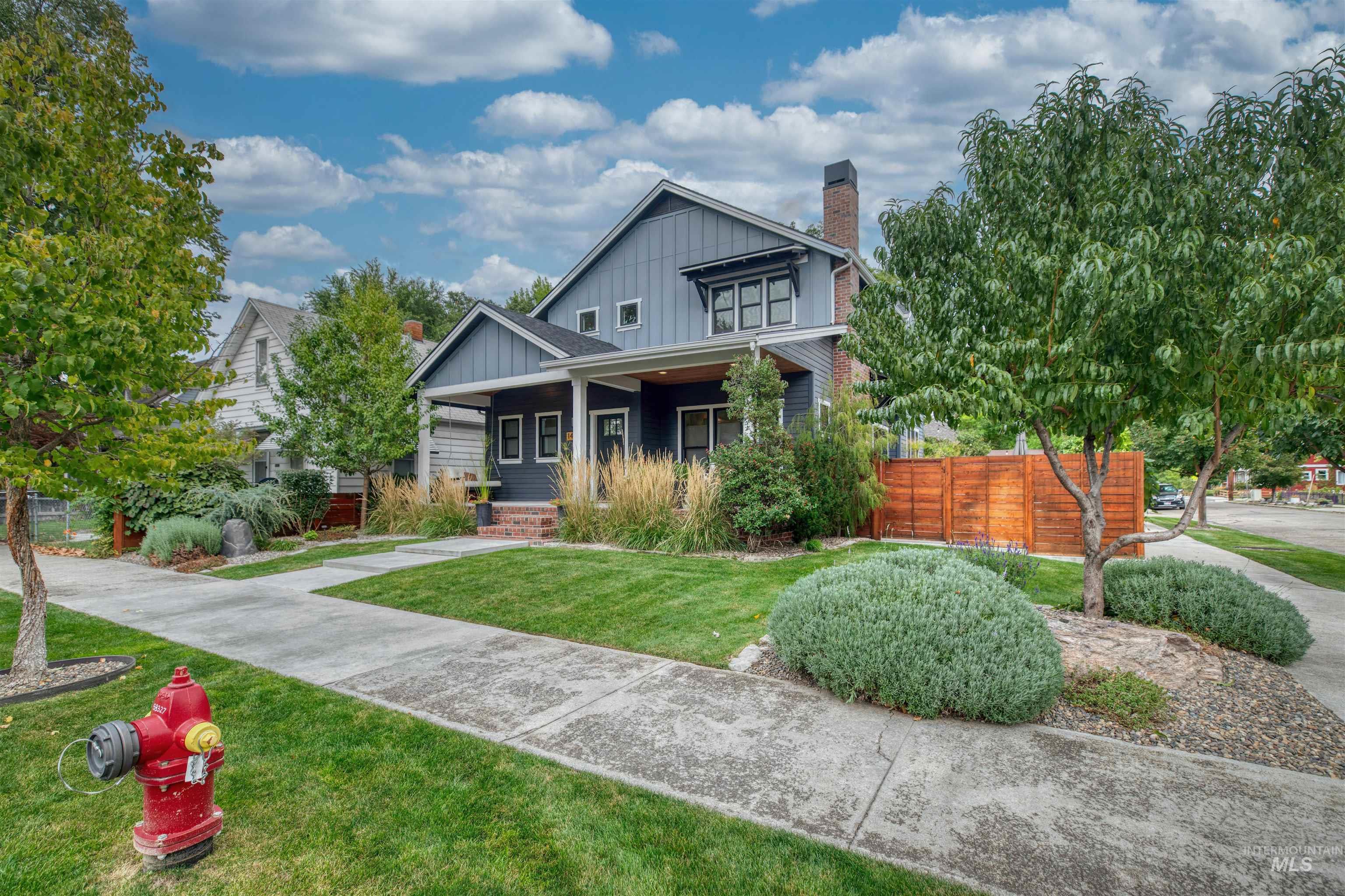 property viewer photo 1