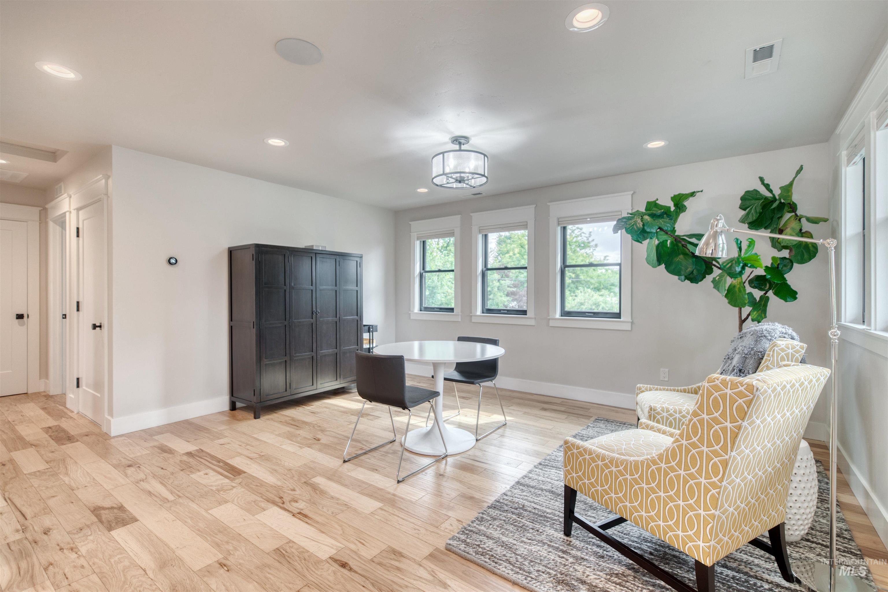 property viewer photo 17