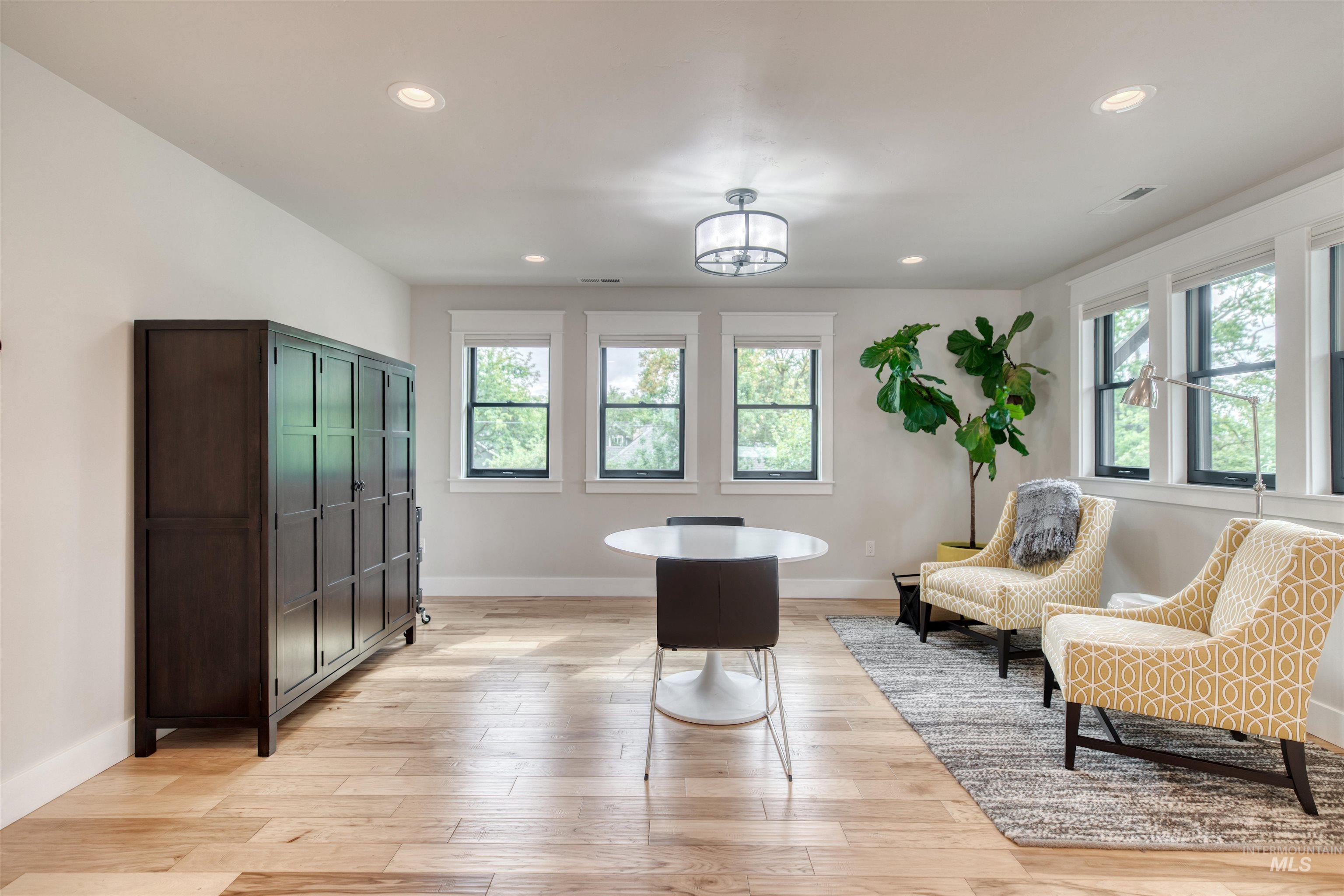 property viewer photo 18
