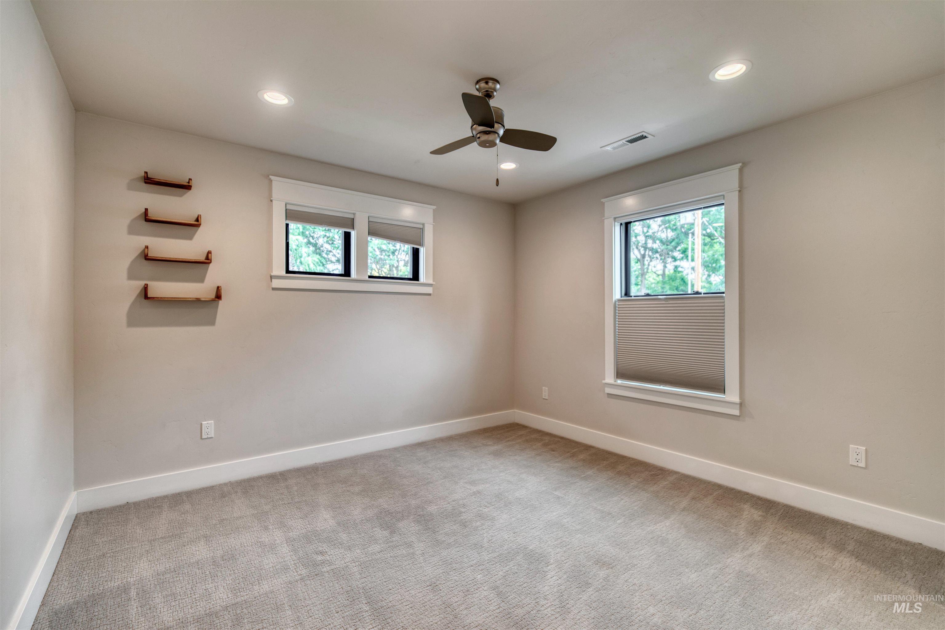 property viewer photo 20