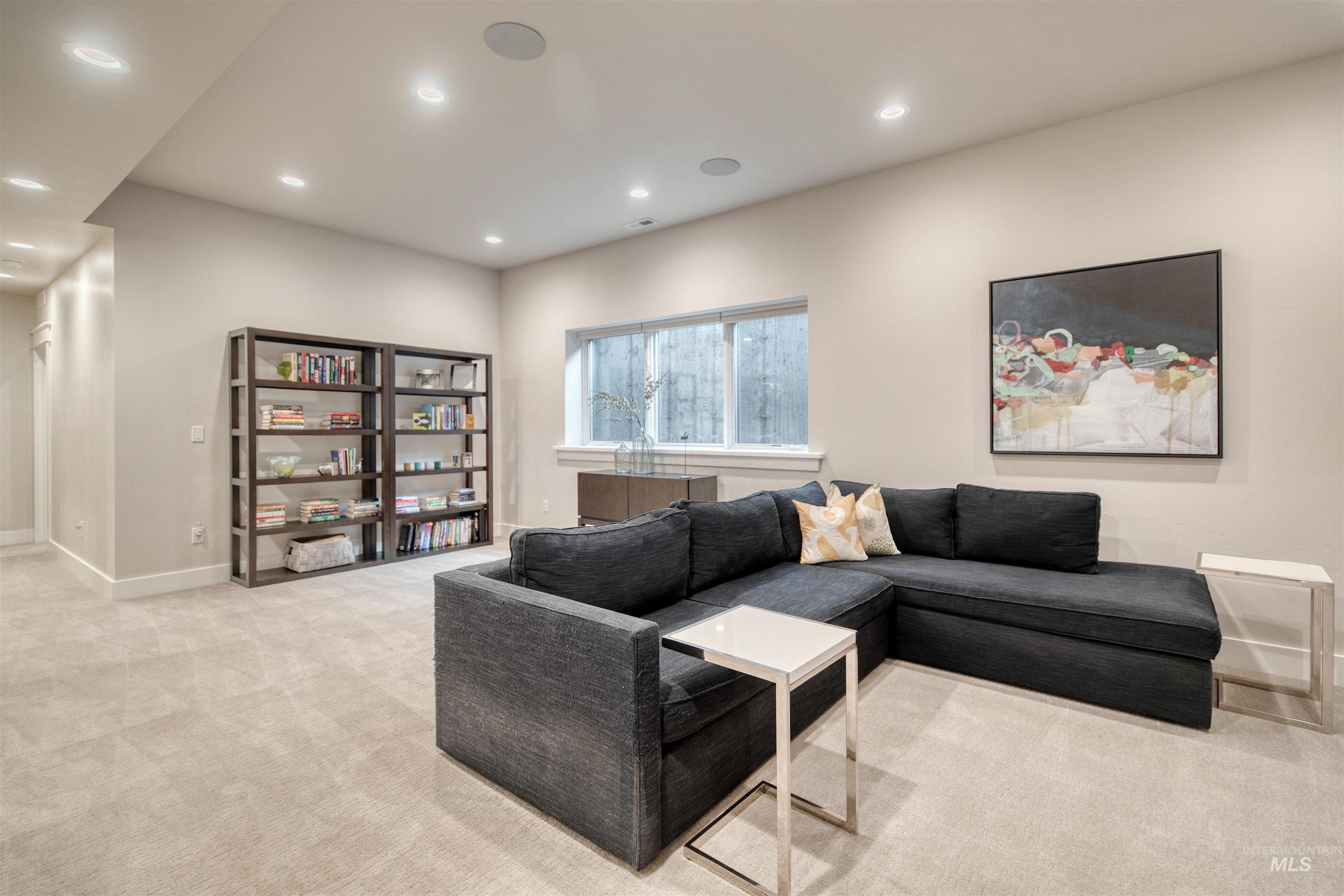 property viewer photo 23