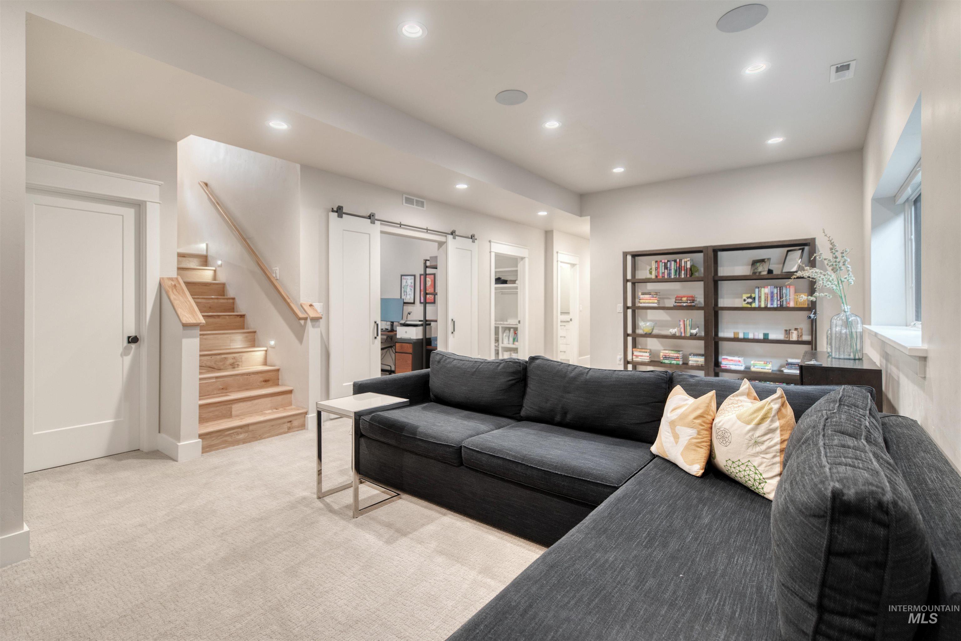 property viewer photo 25