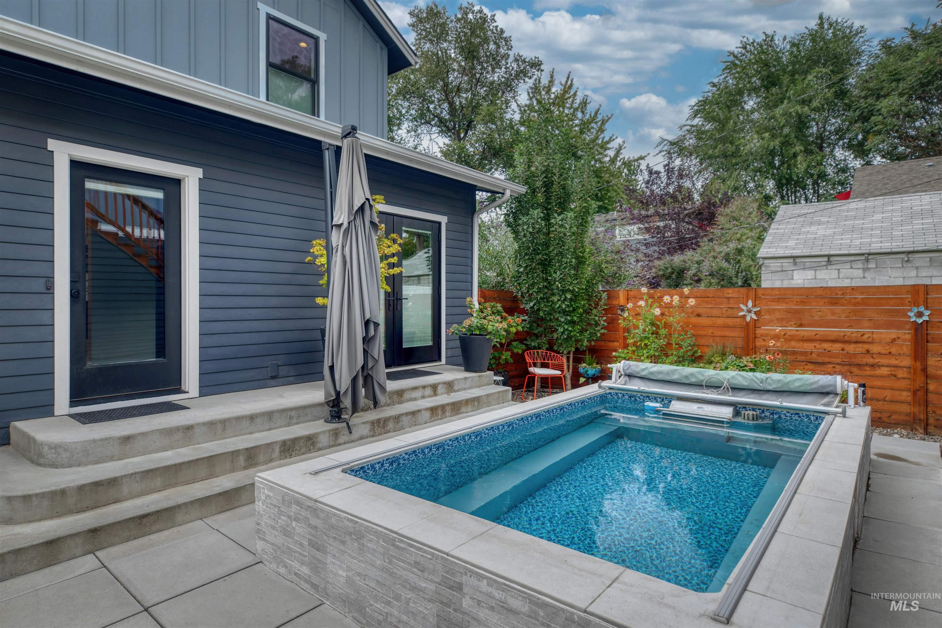 property viewer photo 36