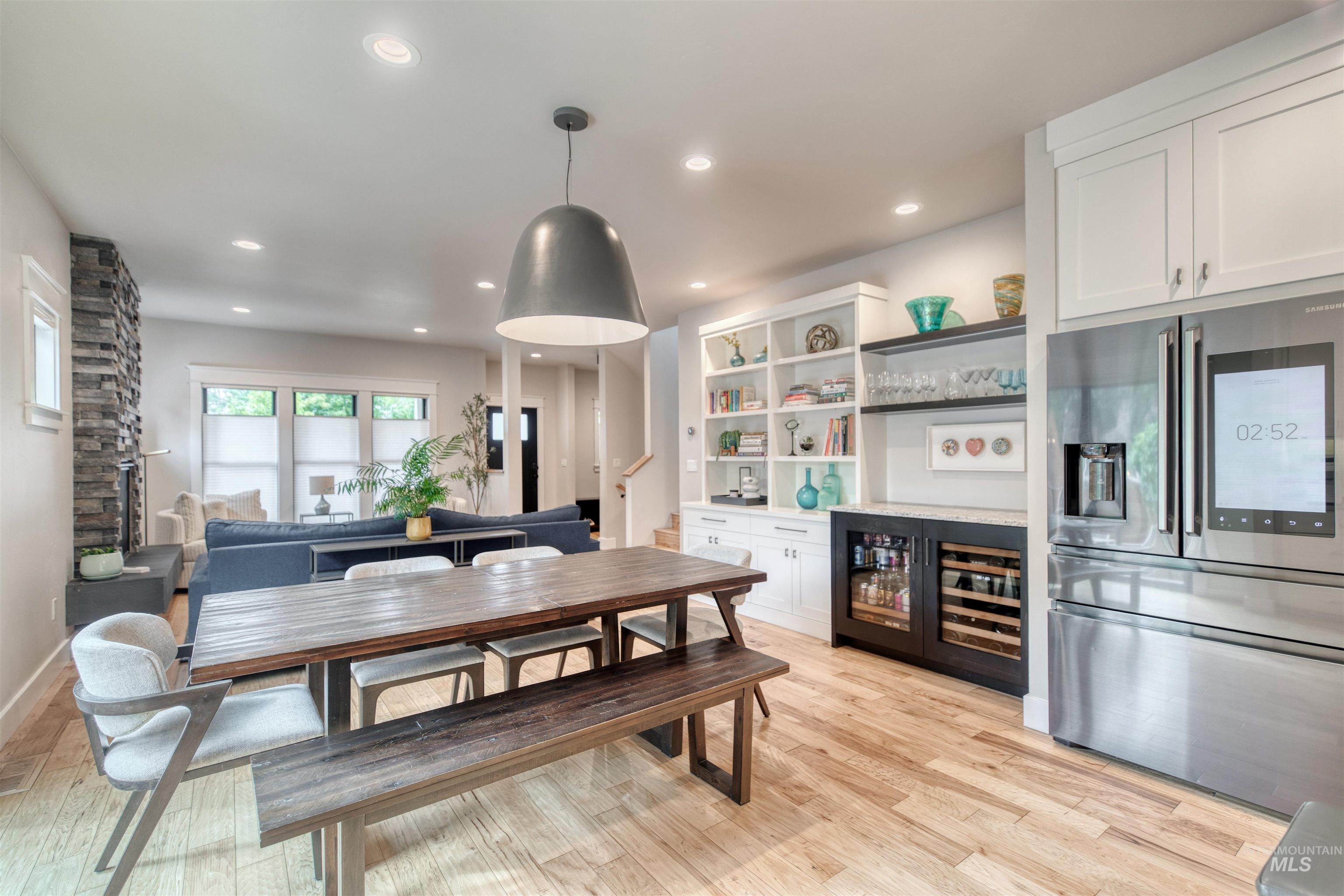 property viewer photo 7