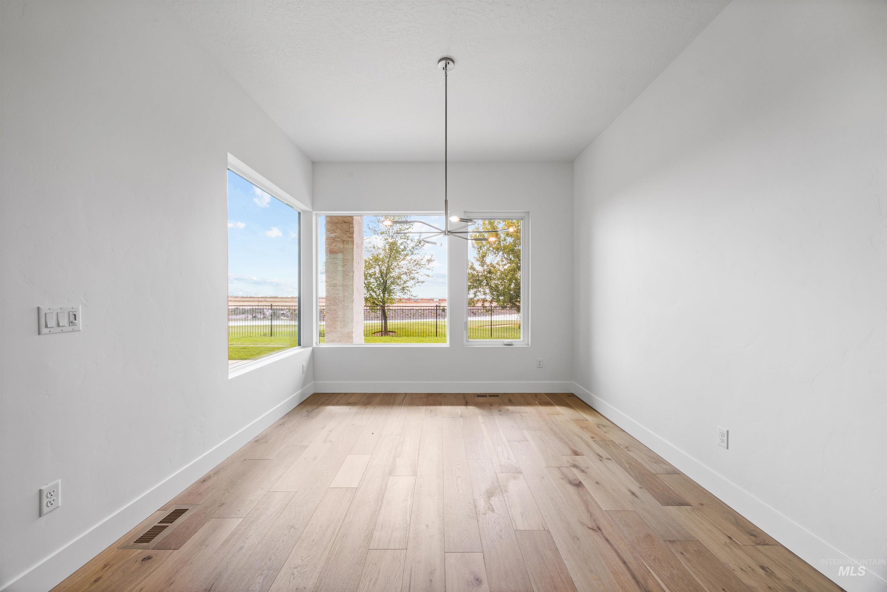 property viewer photo 13