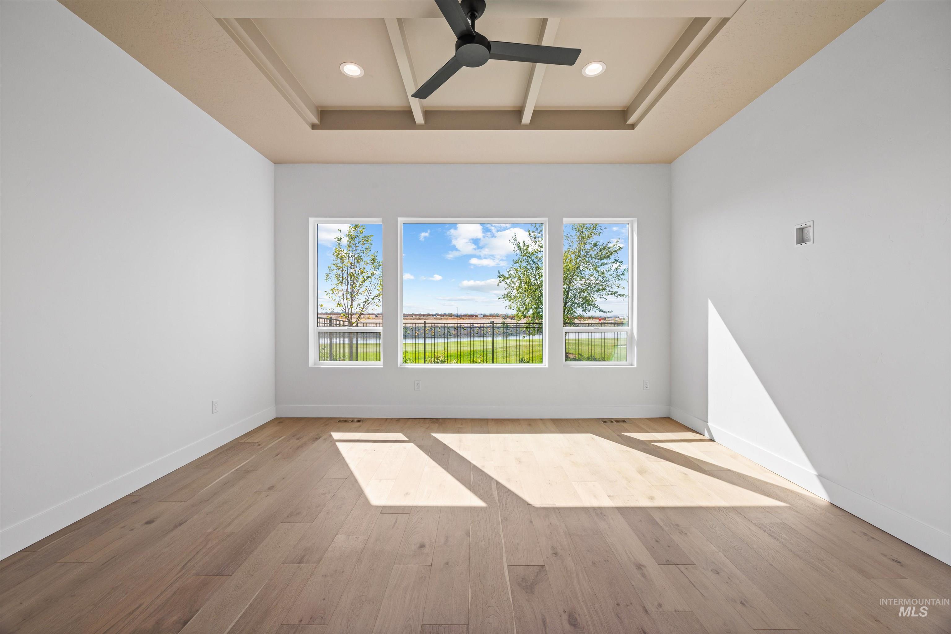 property viewer photo 16