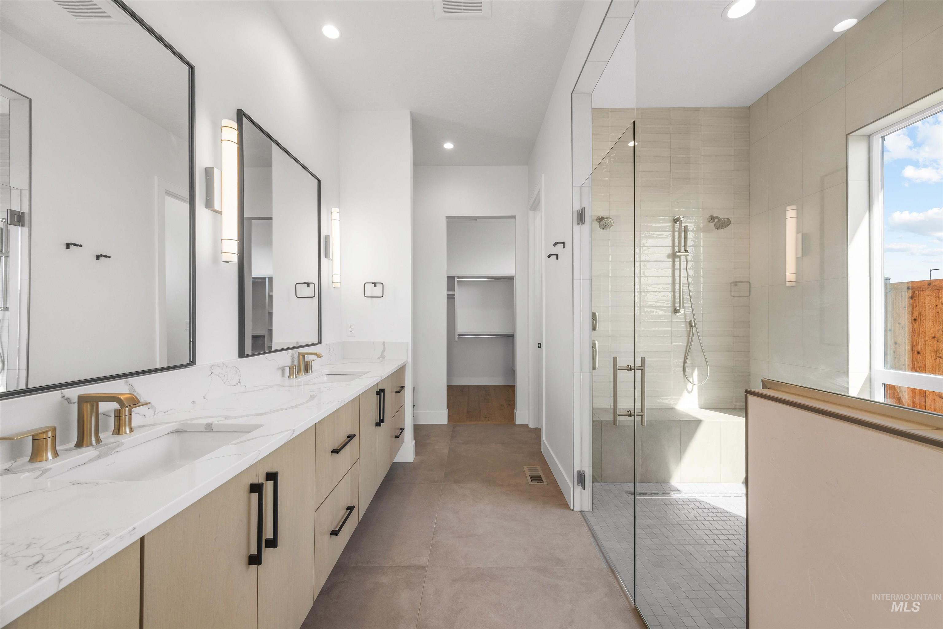 property viewer photo 18